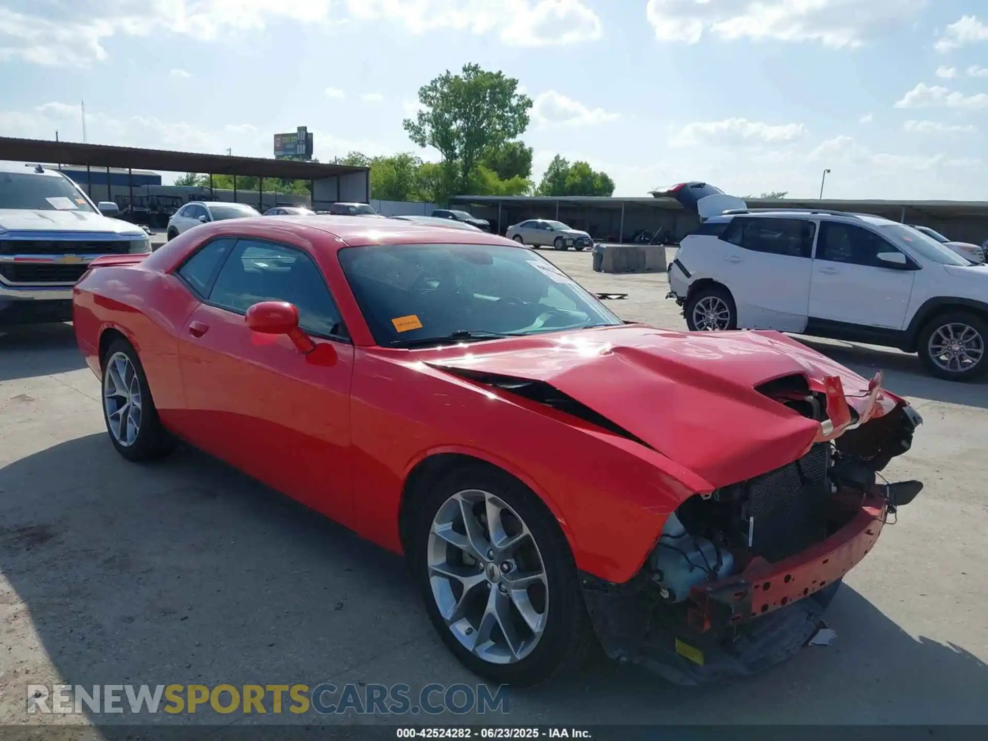 1 Photograph of a damaged car 2C3CDZJG4NH211260 DODGE CHALLENGER 2022