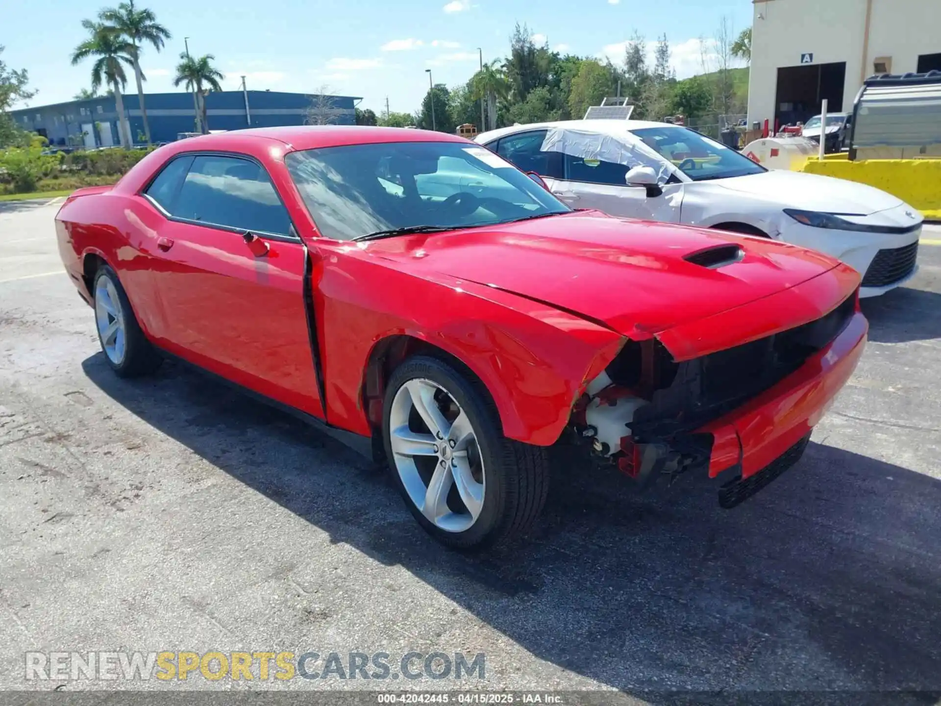 1 Photograph of a damaged car 2C3CDZJG5NH249578 DODGE CHALLENGER 2022