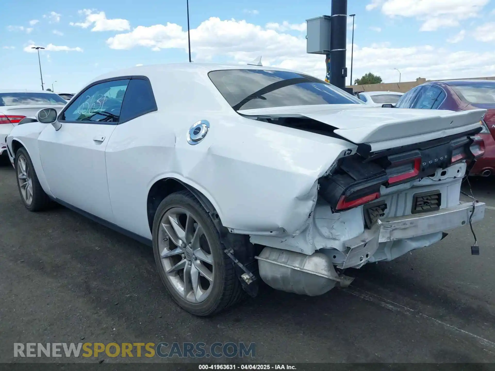 3 Photograph of a damaged car 2C3CDZKG3NH152085 DODGE CHALLENGER 2022