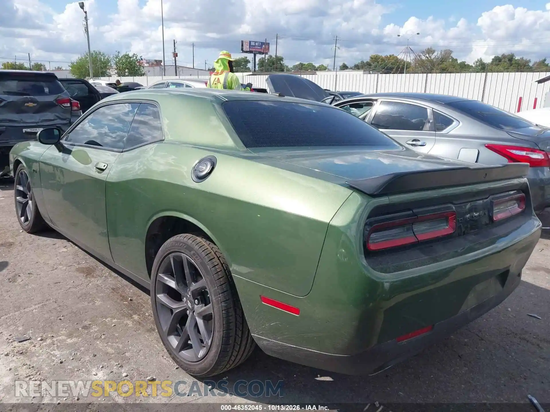 3 Фотография поврежденного автомобиля 2C3CDZBT0PH684345 DODGE CHALLENGER 2023