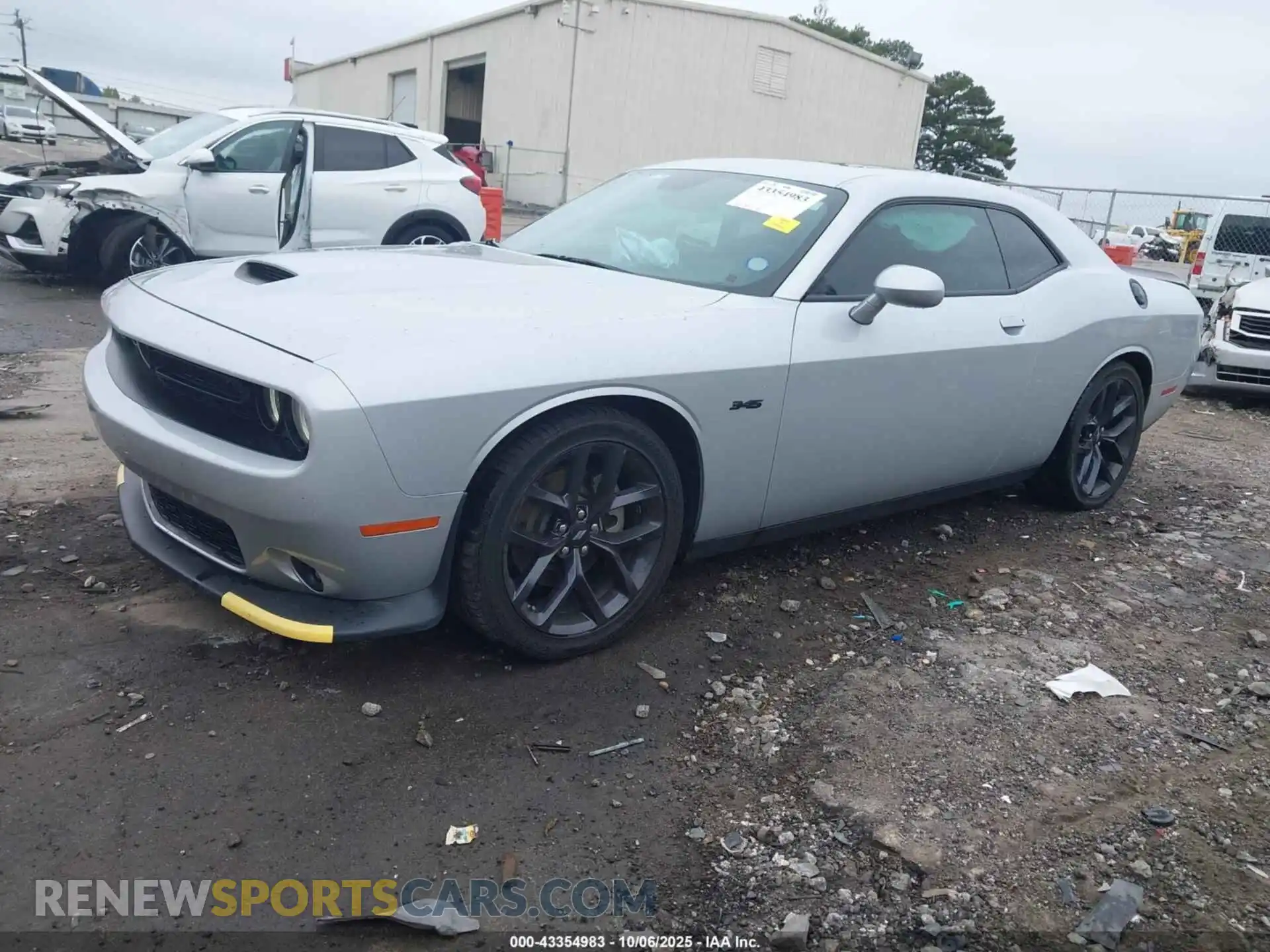 2 Photograph of a damaged car 2C3CDZBT1PH642086 DODGE CHALLENGER 2023