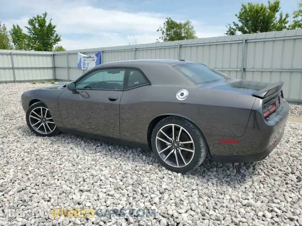 2 fotografías del automóvil dañado 2C3CDZBT3PH578018 DODGE CHALLENGER 2023