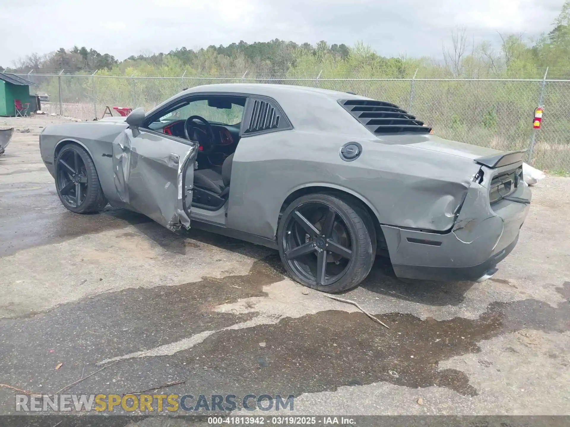3 Photograph of a damaged car 2C3CDZBT7PH696010 DODGE CHALLENGER 2023