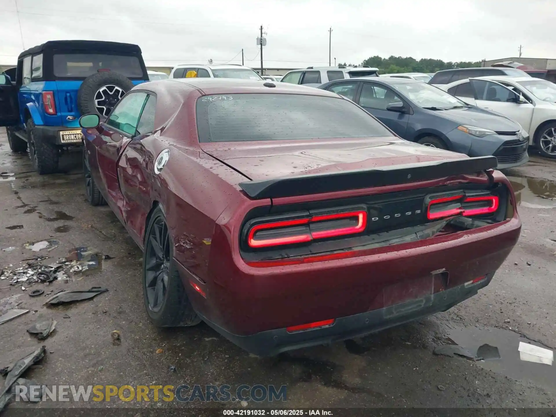 3 Photograph of a damaged car 2C3CDZBT9PH693741 DODGE CHALLENGER 2023