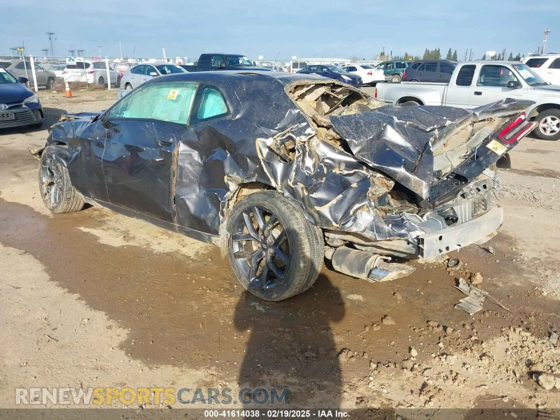 3 Photograph of a damaged car 2C3CDZBTXPH611015 DODGE CHALLENGER 2023