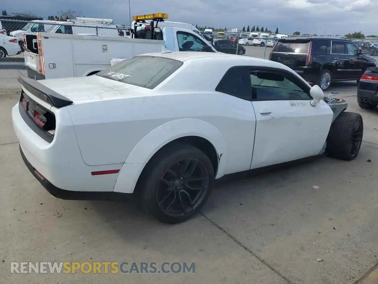 3 Photograph of a damaged car 2C3CDZFJ1PH637754 DODGE CHALLENGER 2023
