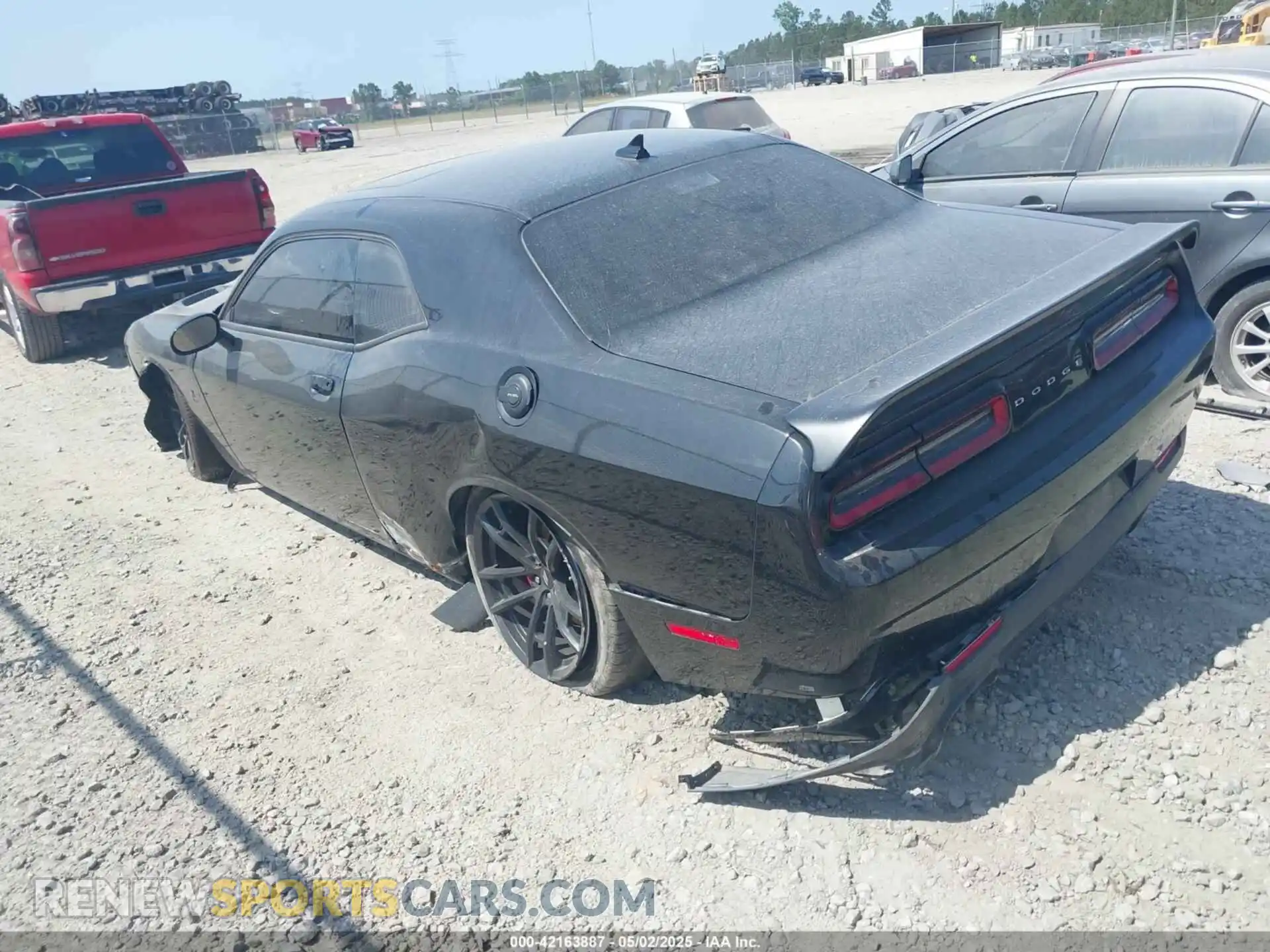 3 Photograph of a damaged car 2C3CDZFJ4PH520489 DODGE CHALLENGER 2023