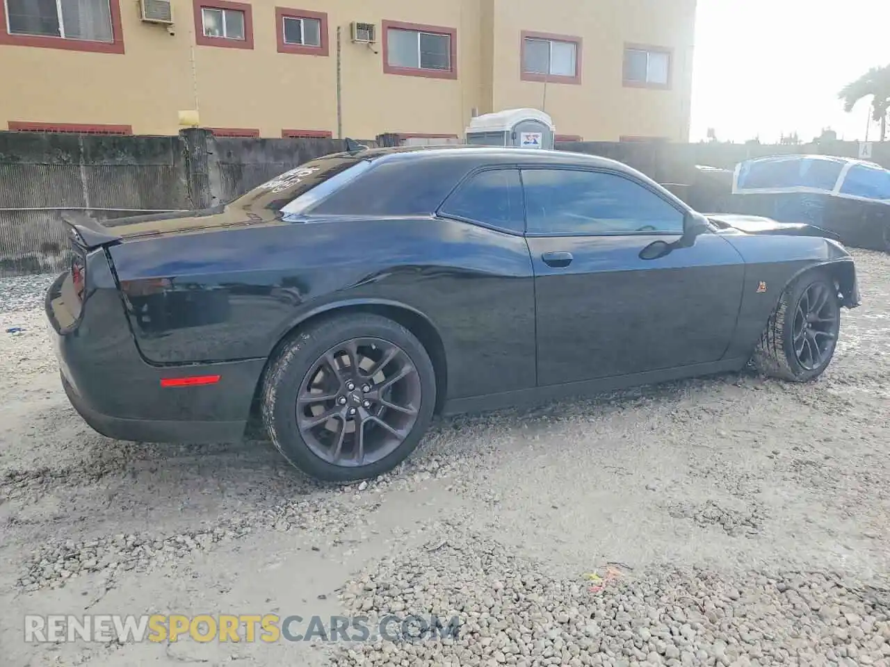 3 Фотография поврежденного автомобиля 2C3CDZFJ8PH618067 DODGE CHALLENGER 2023