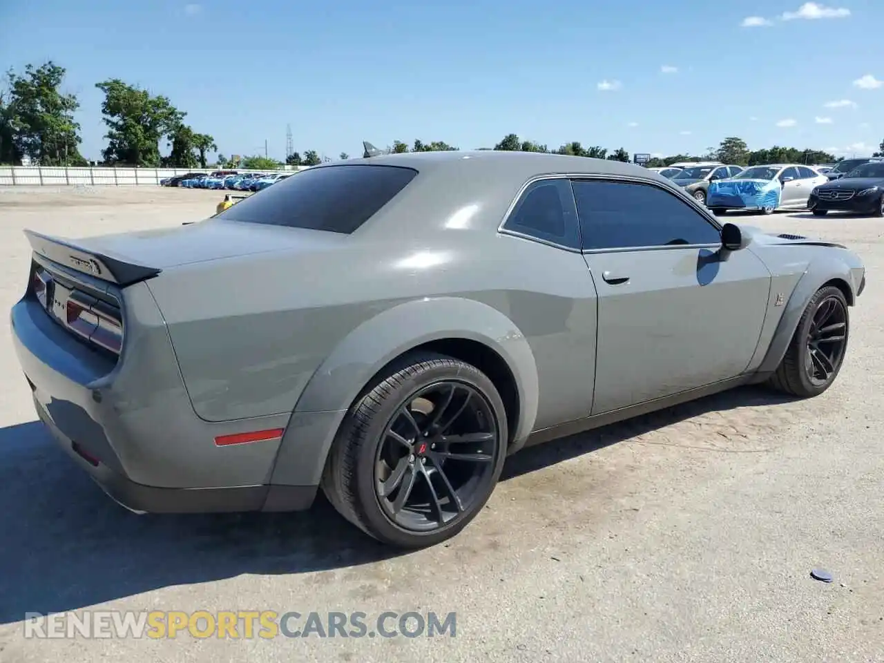 3 Photograph of a damaged car 2C3CDZFJXPH647926 DODGE CHALLENGER 2023