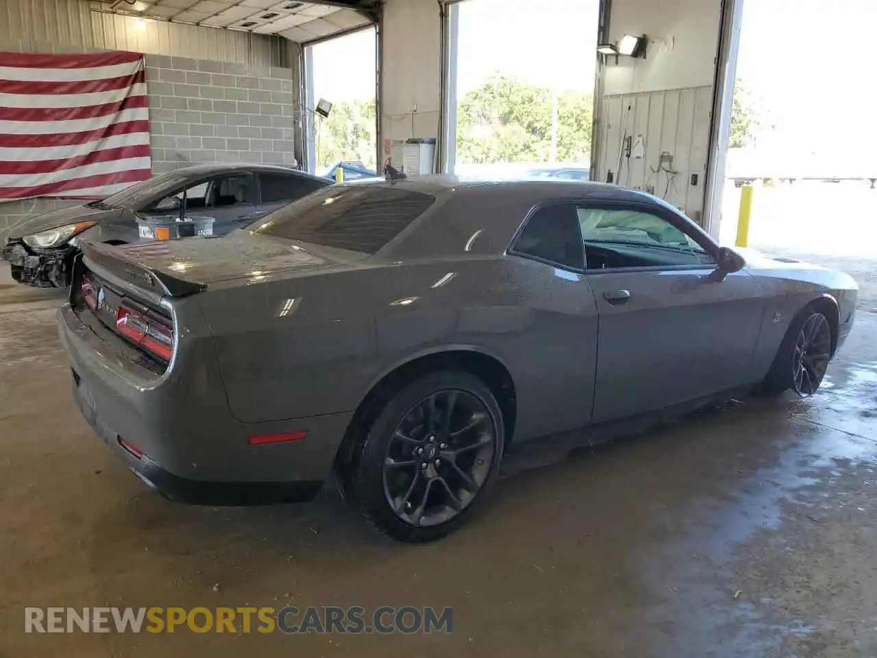 3 Photograph of a damaged car 2C3CDZFJXPH669697 DODGE CHALLENGER 2023