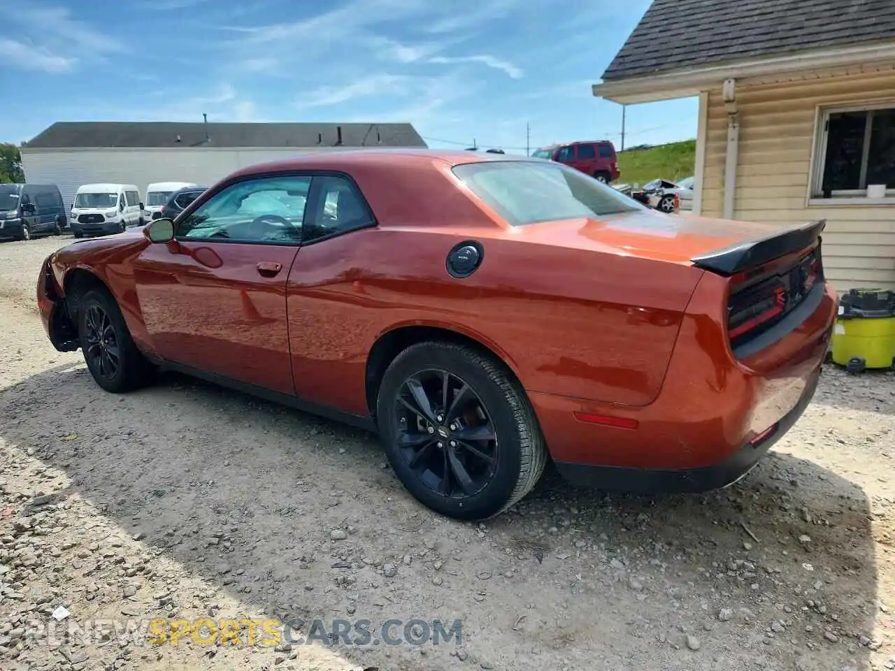 2 Photograph of a damaged car 2C3CDZGG0PH528589 DODGE CHALLENGER 2023