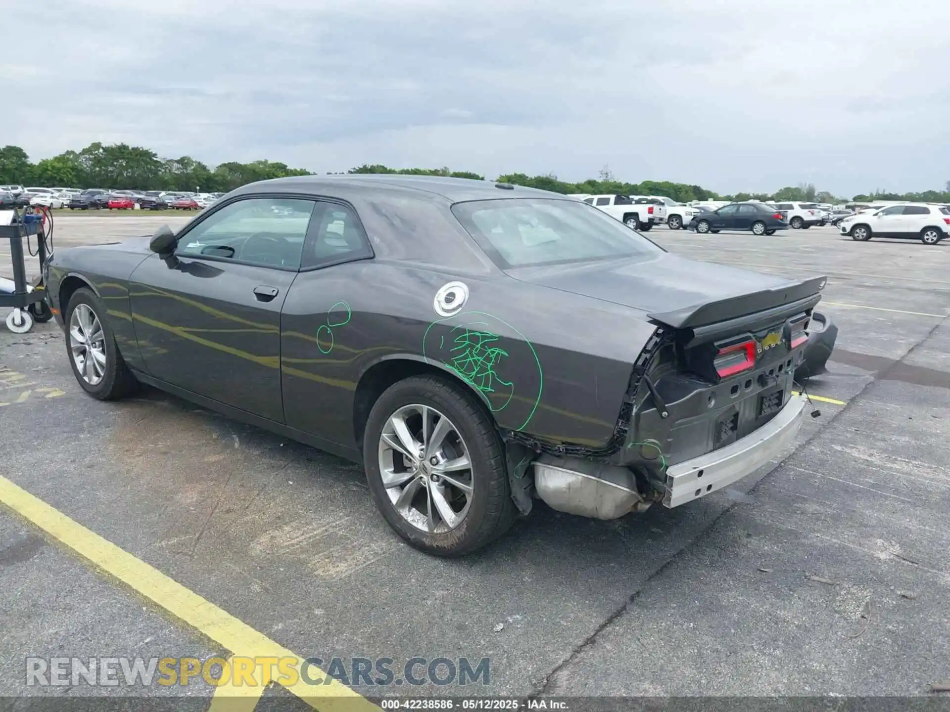 3 fotografías del automóvil dañado 2C3CDZGG2PH681278 DODGE CHALLENGER 2023