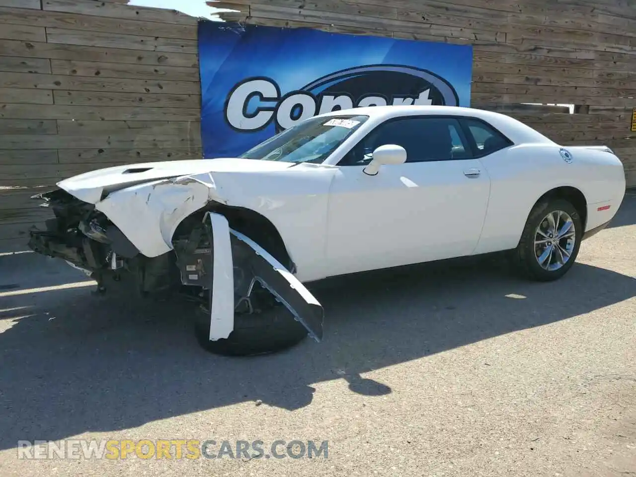 1 Photograph of a damaged car 2C3CDZGGXPH697065 DODGE CHALLENGER 2023