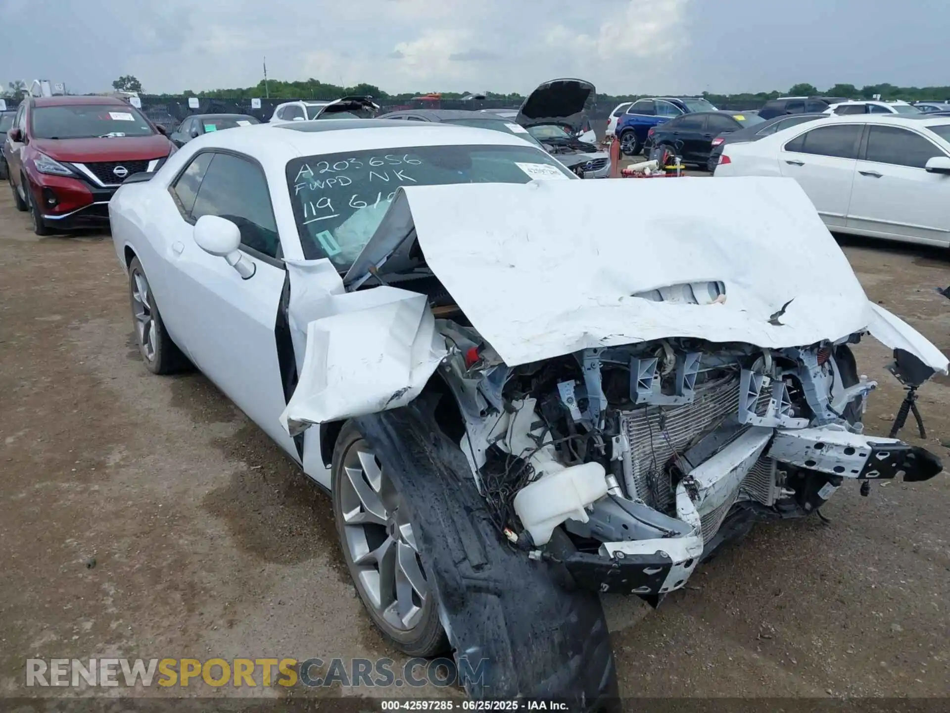 1 Photograph of a damaged car 2C3CDZJG1PH582346 DODGE CHALLENGER 2023
