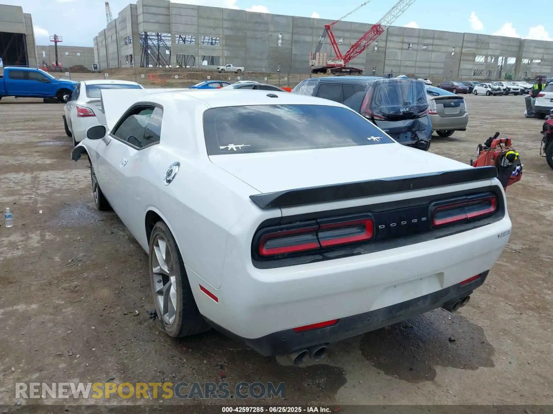3 Photograph of a damaged car 2C3CDZJG1PH582346 DODGE CHALLENGER 2023