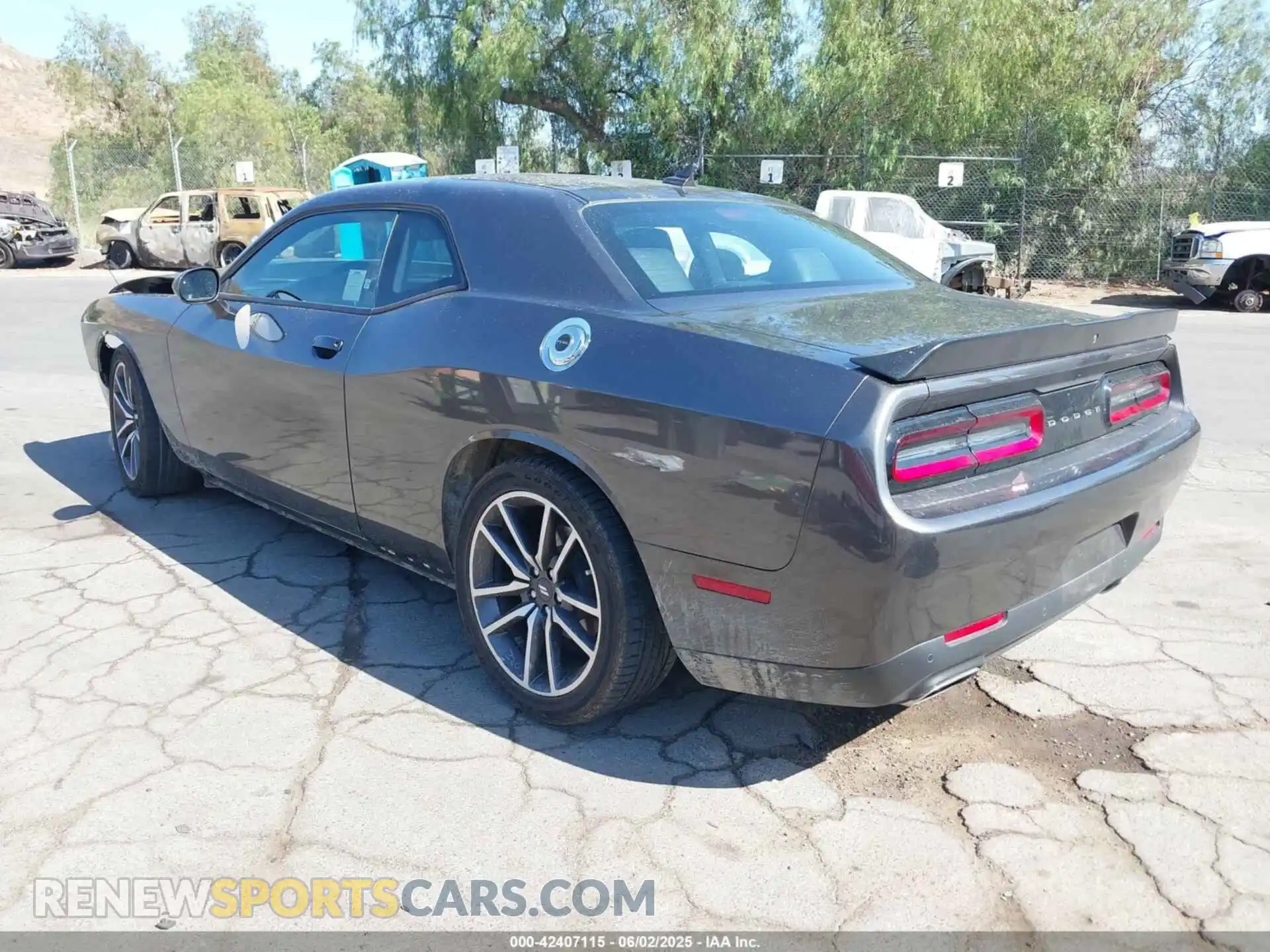 3 Фотография поврежденного автомобиля 2C3CDZJG4PH593860 DODGE CHALLENGER 2023