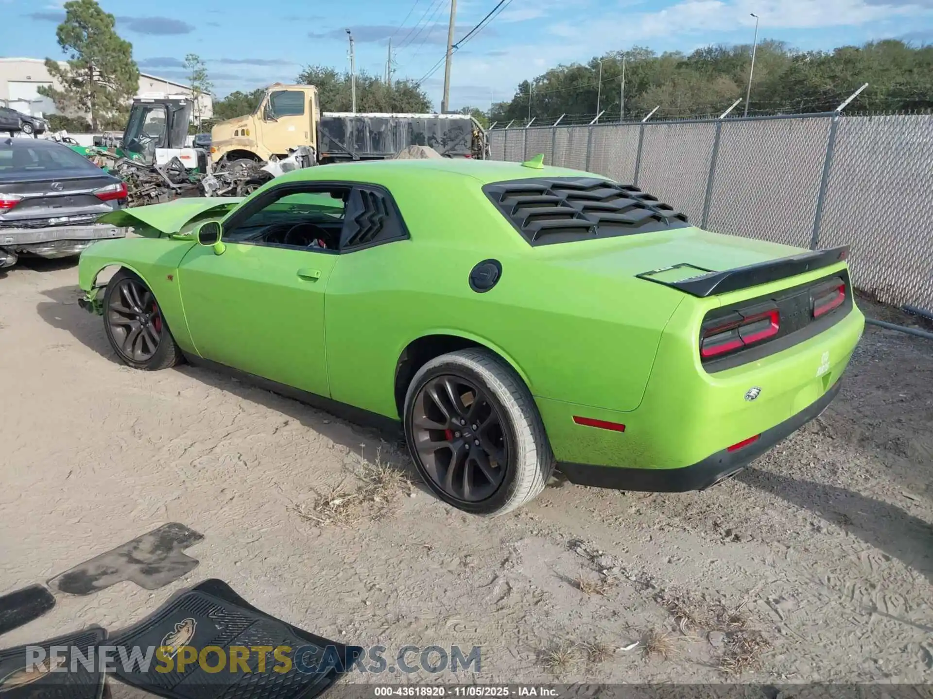3 Photograph of a damaged car 2C3CDZJG5PH590918 DODGE CHALLENGER 2023