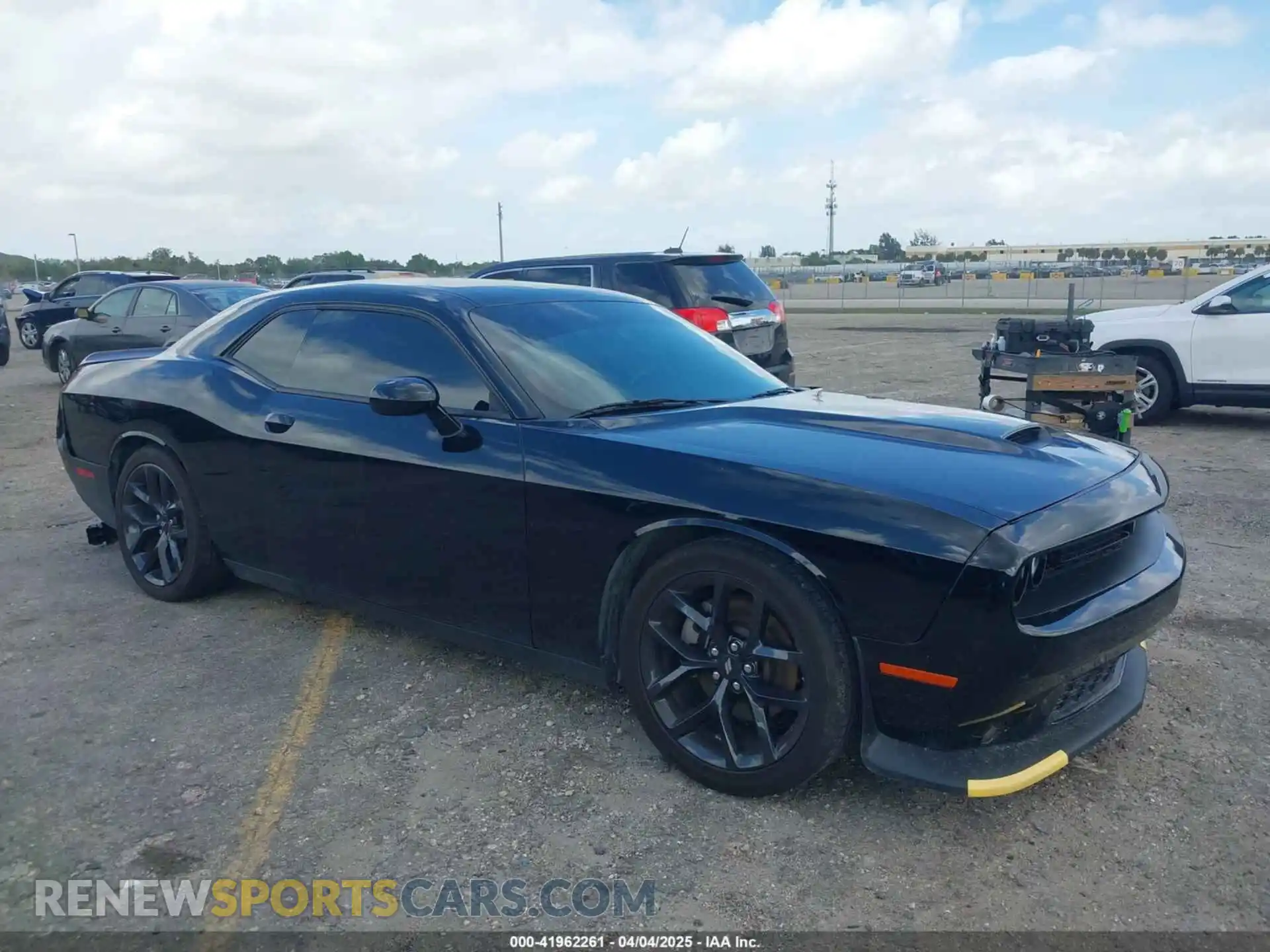 1 Photograph of a damaged car 2C3CDZJG6PH695225 DODGE CHALLENGER 2023