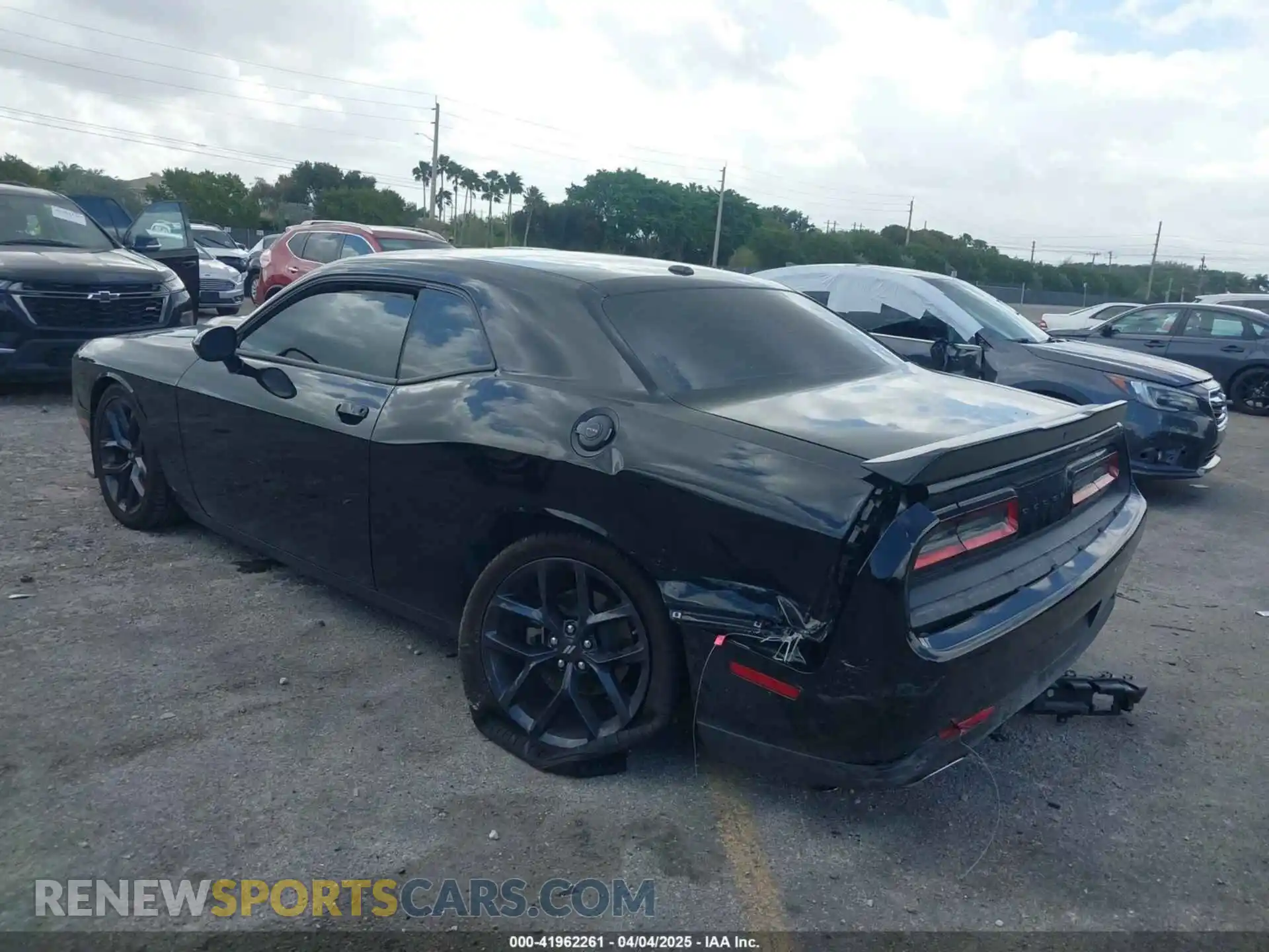 3 Photograph of a damaged car 2C3CDZJG6PH695225 DODGE CHALLENGER 2023