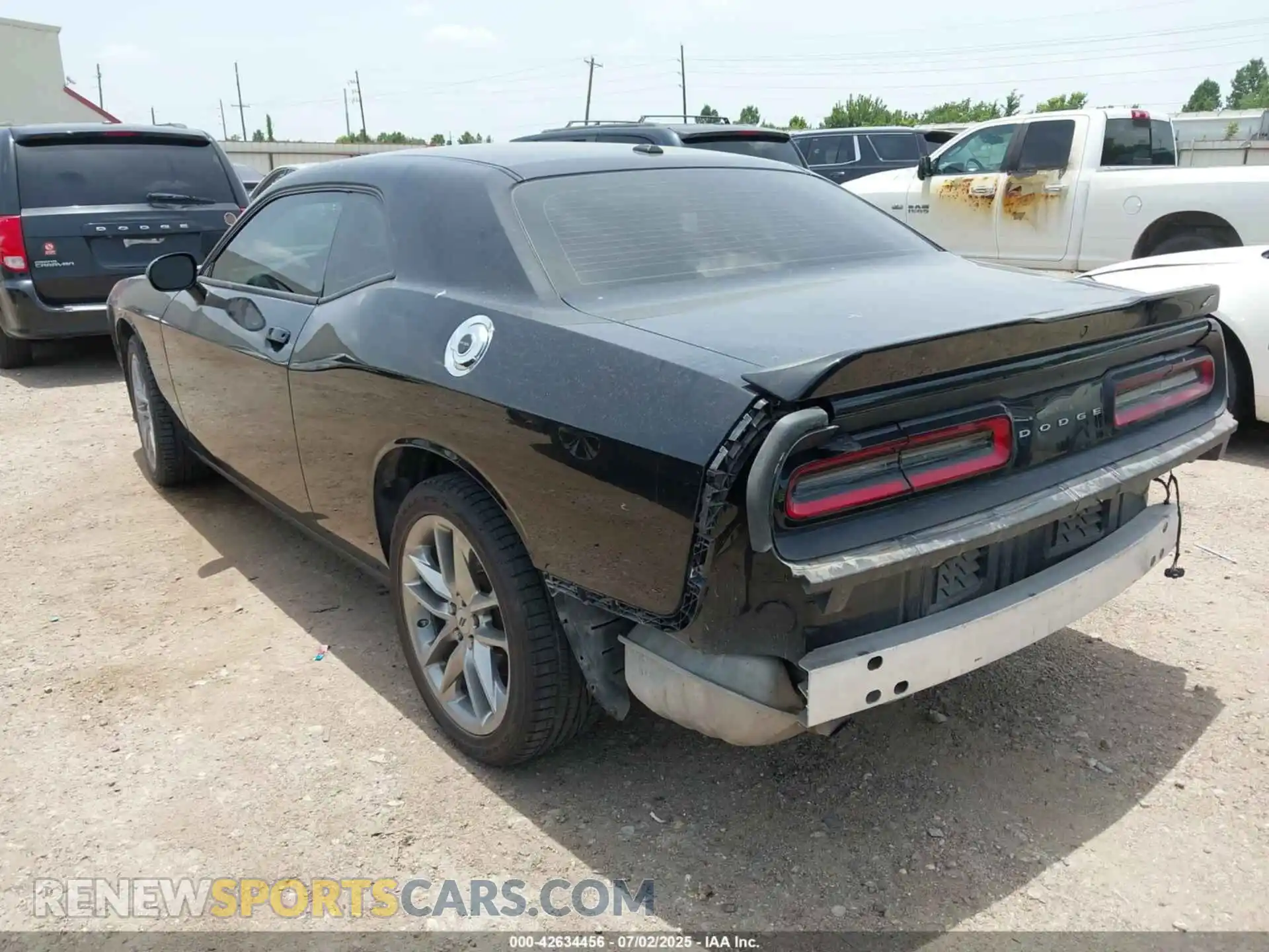 3 Photograph of a damaged car 2C3CDZKG0PH504302 DODGE CHALLENGER 2023