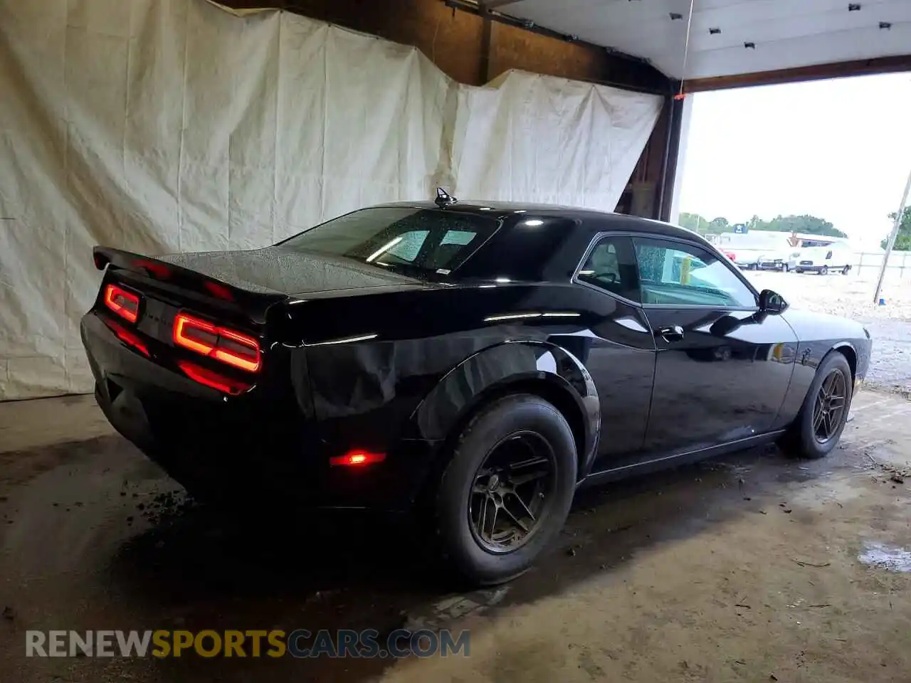 3 Photograph of a damaged car 2C3CDZL92PH101339 DODGE CHALLENGER 2023