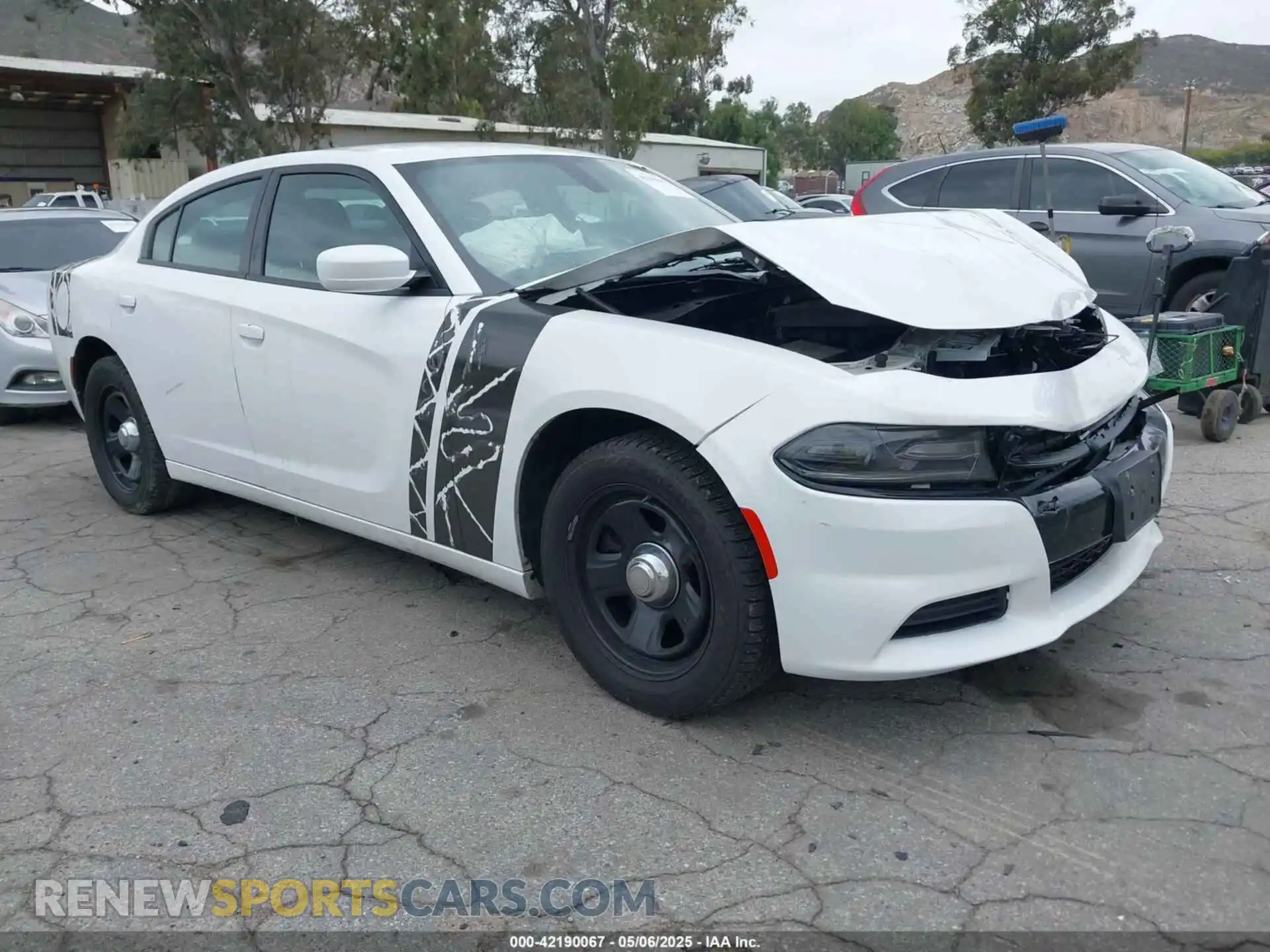 1 Photograph of a damaged car 2C3CDXAG2KH748418 DODGE CHARGER 2019