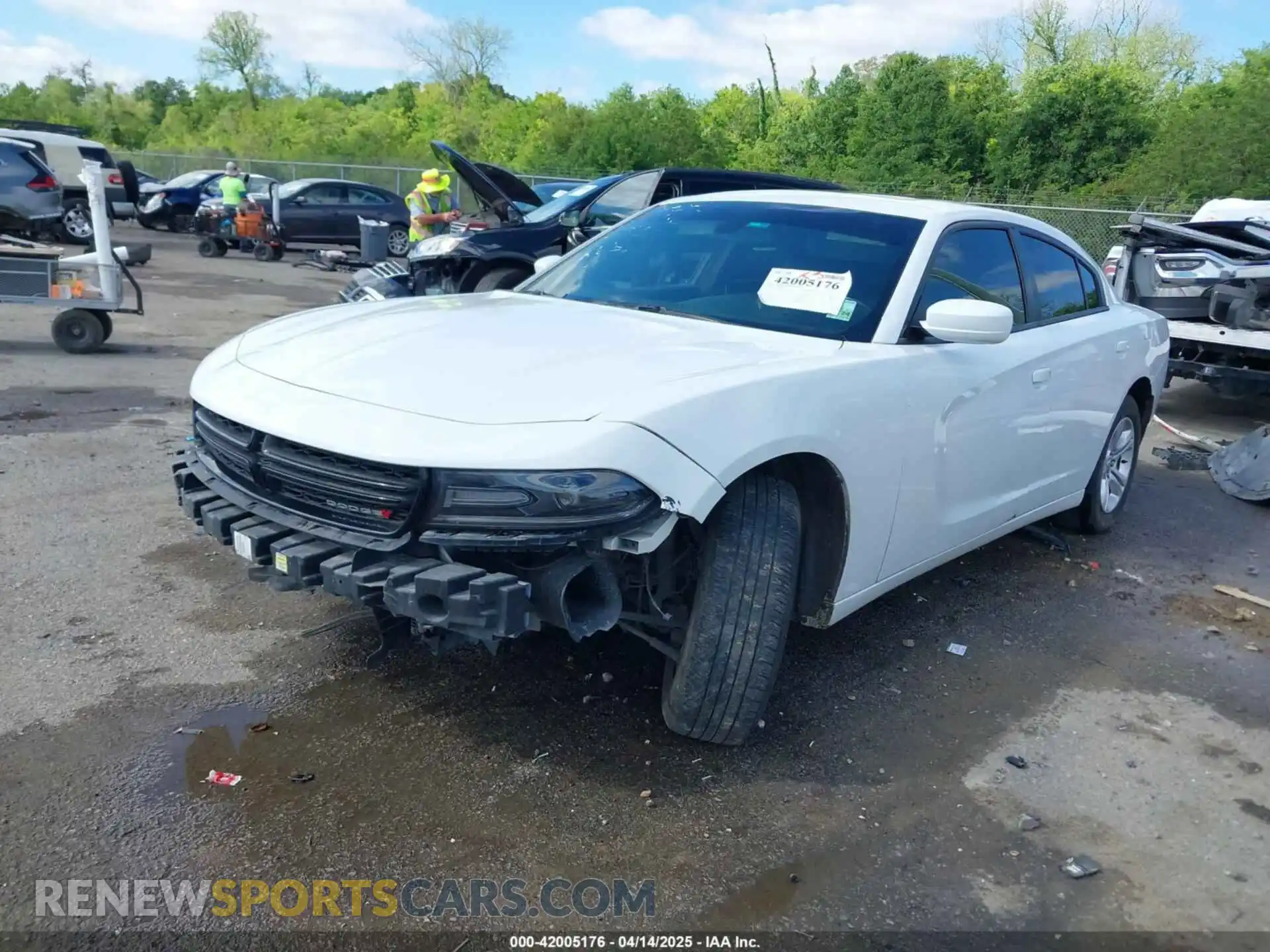 2 fotografías del automóvil dañado 2C3CDXBG1KH721189 DODGE CHARGER 2019
