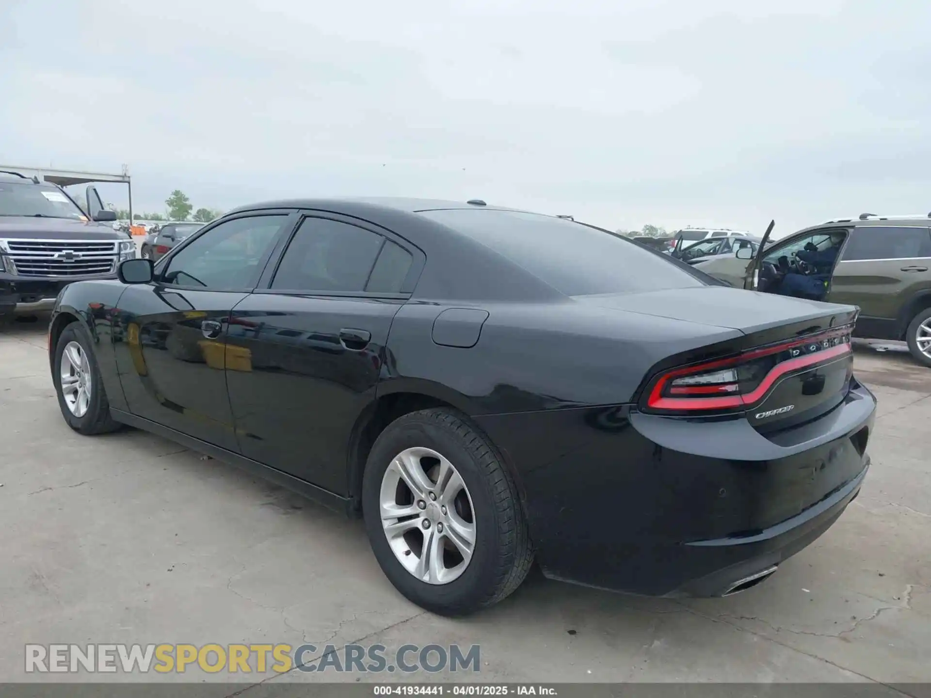 3 Photograph of a damaged car 2C3CDXBG2KH579435 DODGE CHARGER 2019