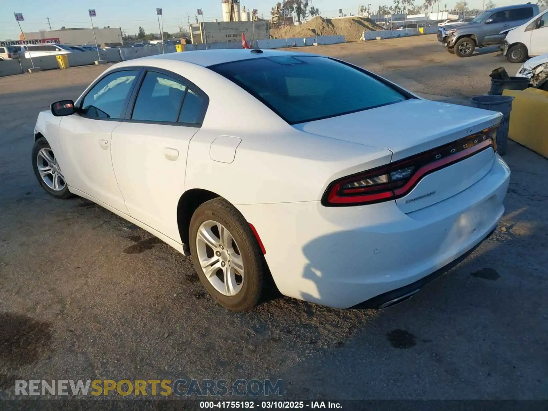3 fotografías del automóvil dañado 2C3CDXBG2KH672620 DODGE CHARGER 2019