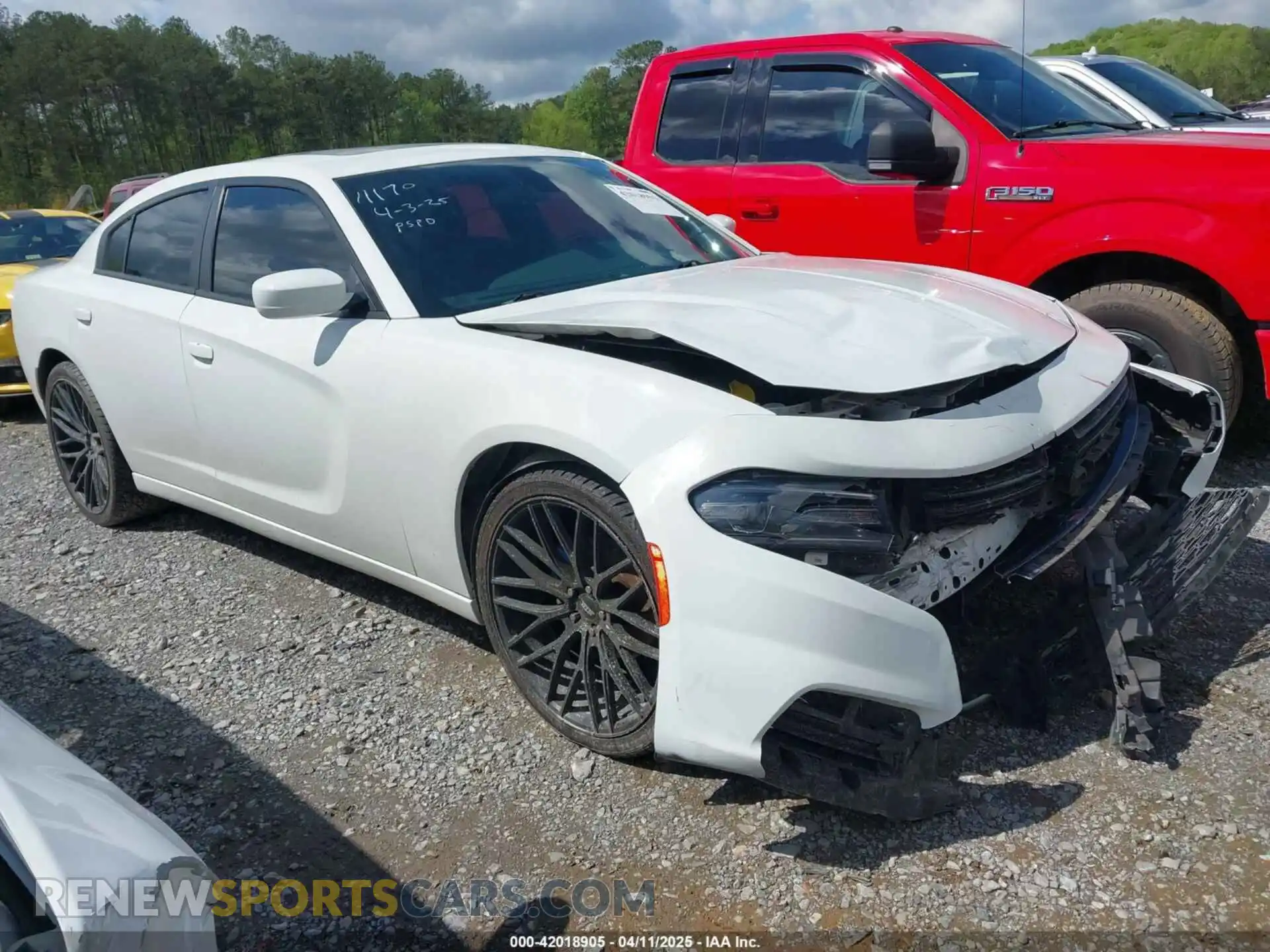 1 Photograph of a damaged car 2C3CDXBG6KH656808 DODGE CHARGER 2019