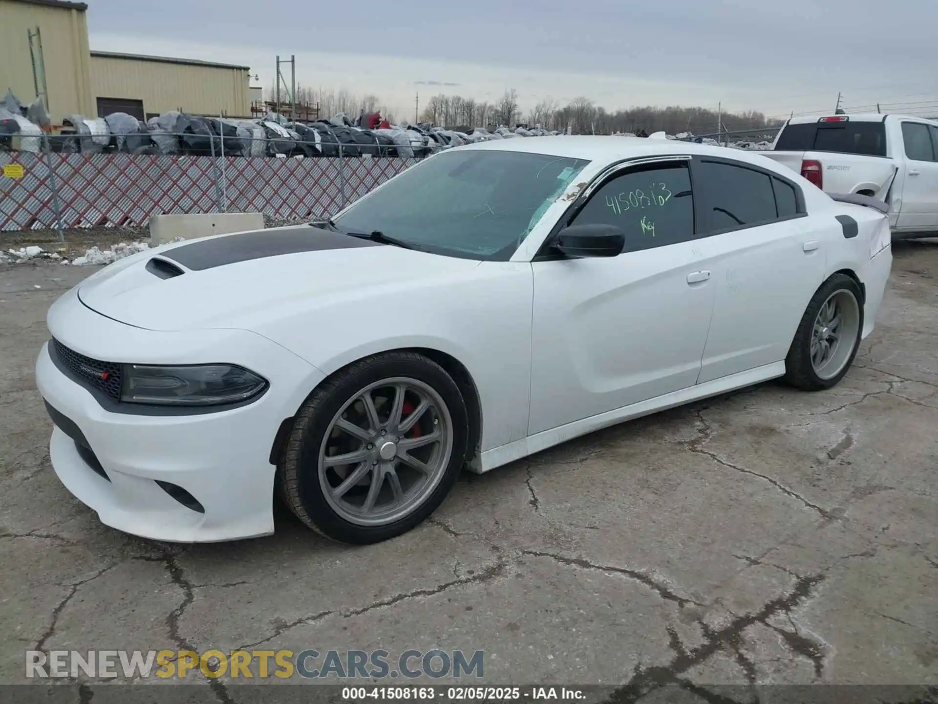 2 Фотография поврежденного автомобиля 2C3CDXCT3KH666949 DODGE CHARGER 2019