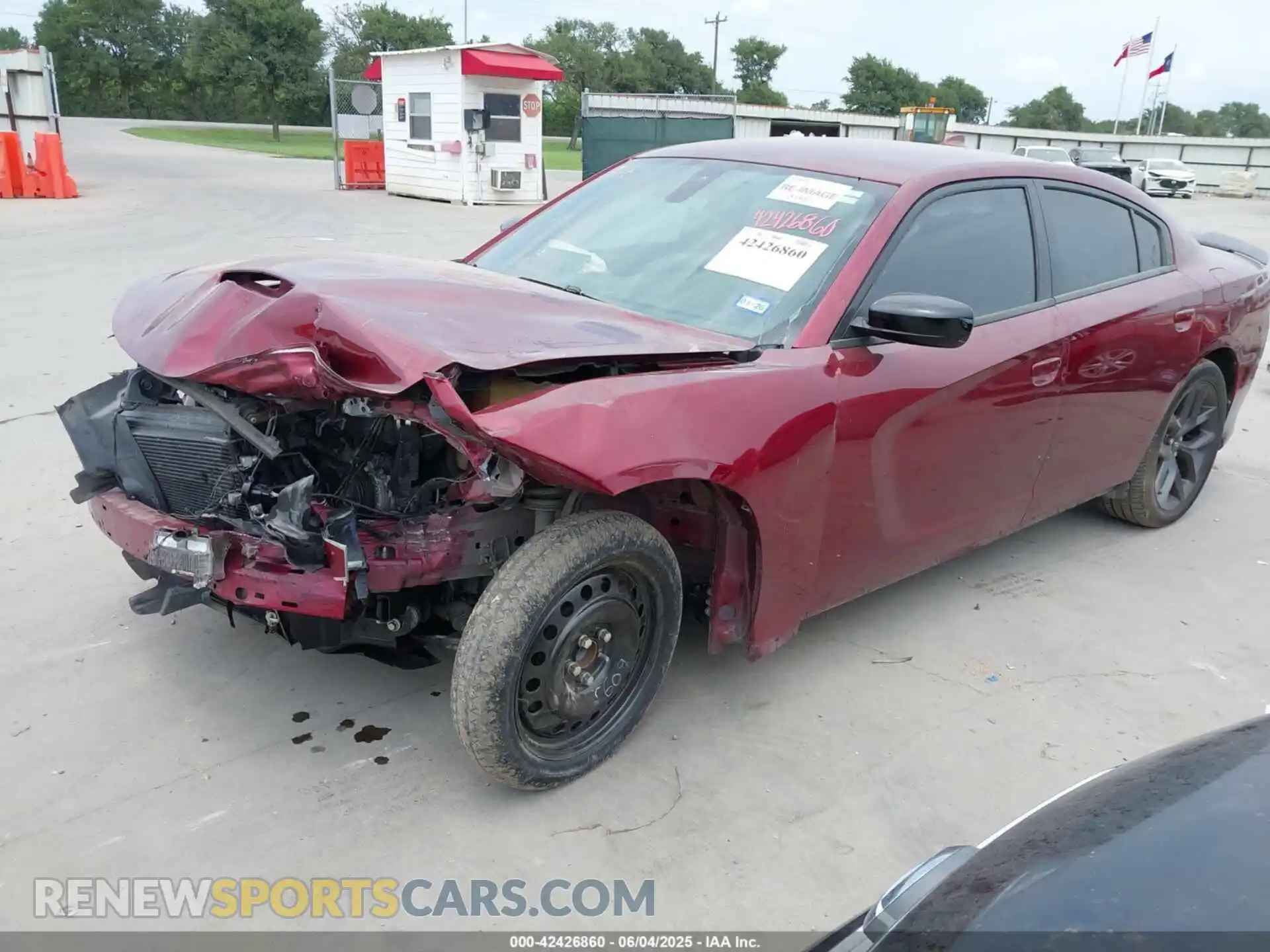 2 fotografías del automóvil dañado 2C3CDXHG2KH523003 DODGE CHARGER 2019