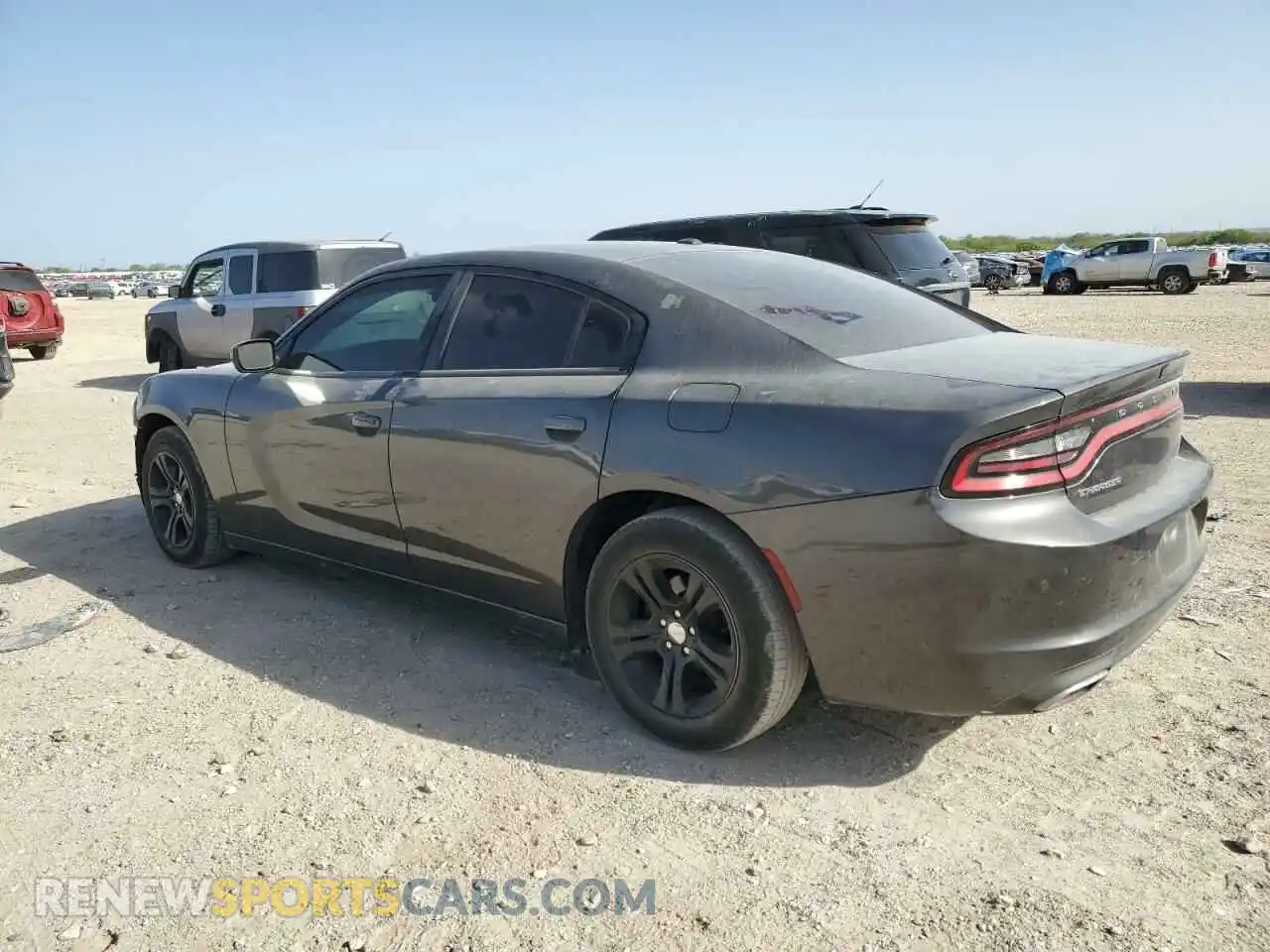 2 fotografías del automóvil dañado 2C3CDXBG7LH129393 DODGE CHARGER 2020