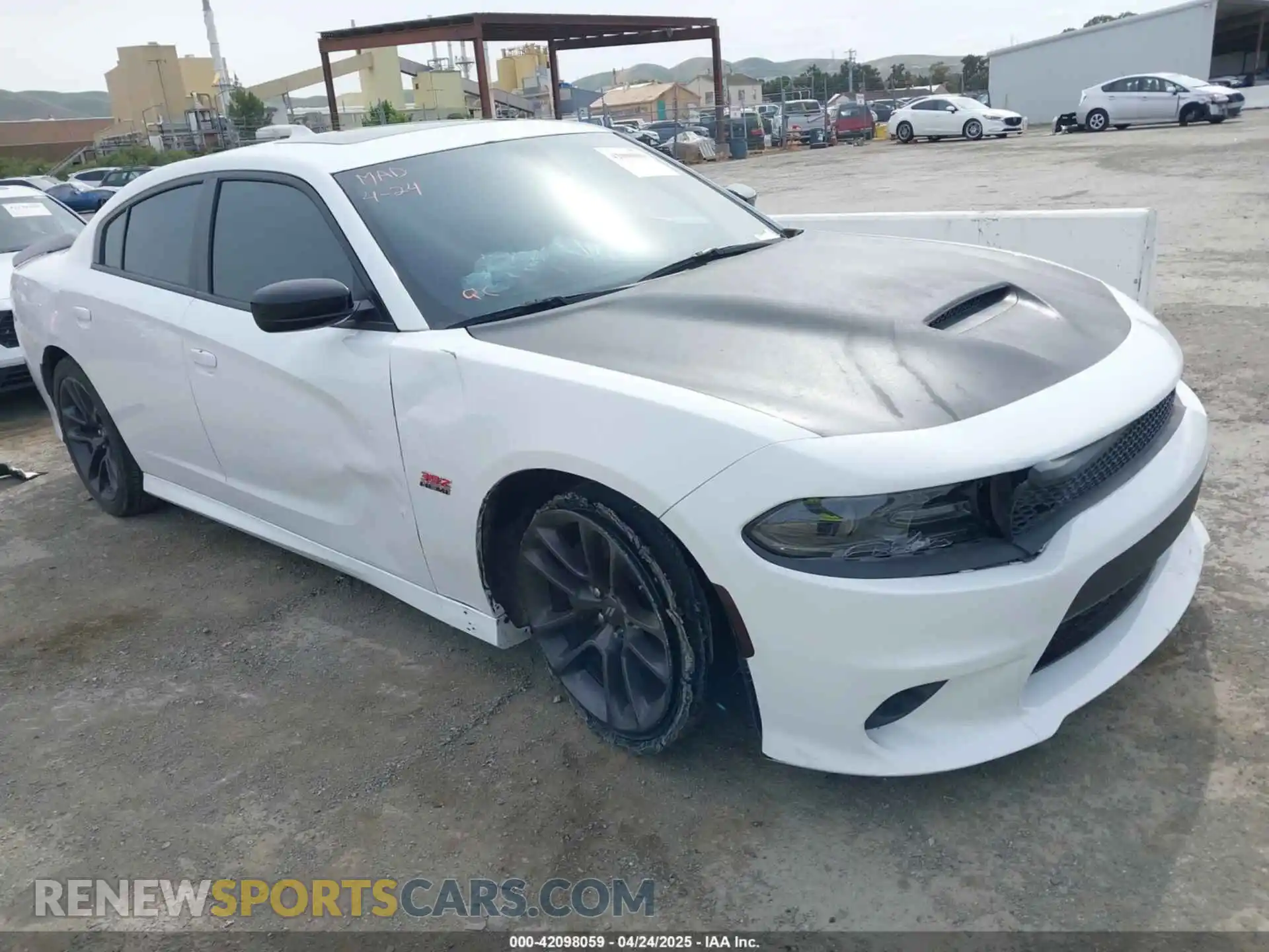 1 Photograph of a damaged car 2C3CDXGJ5LH180296 DODGE CHARGER 2020