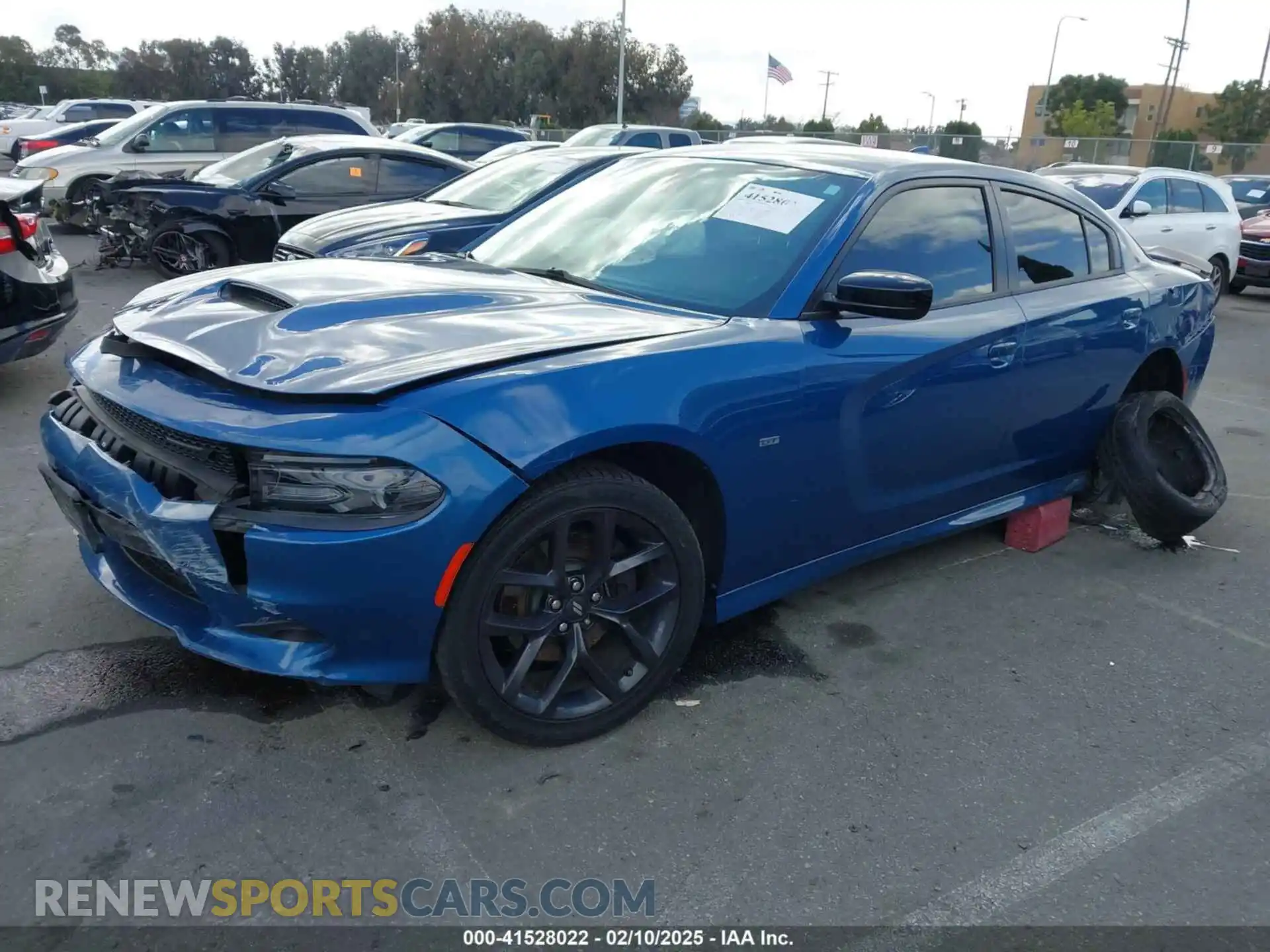 2 Photograph of a damaged car 2C3CDXHG0LH138217 DODGE CHARGER 2020