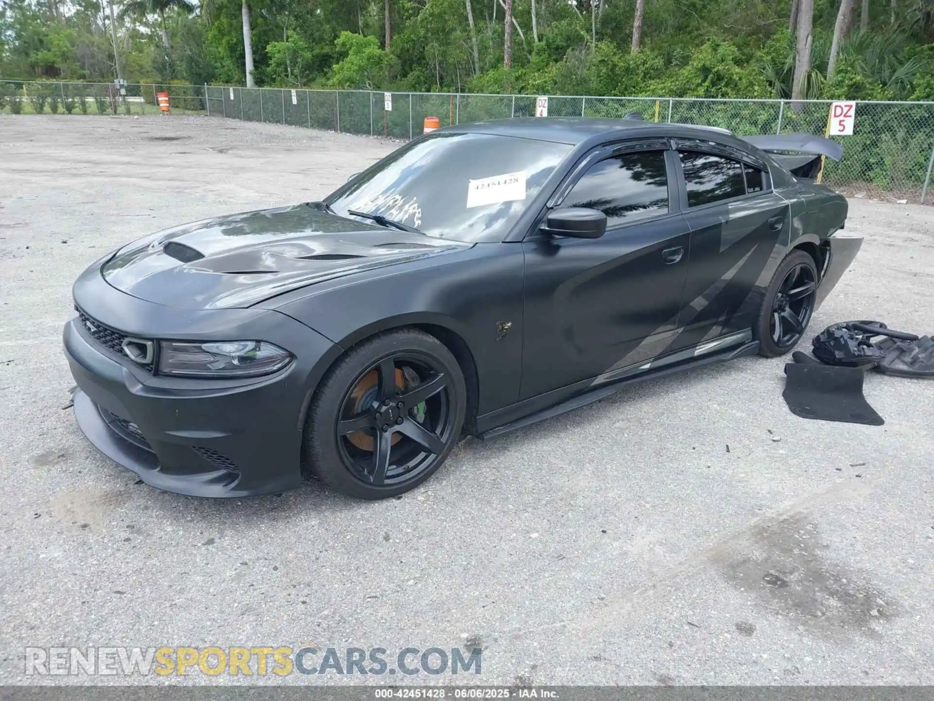 2 fotografías del automóvil dañado 2C3CDXGJXMH503727 DODGE CHARGER 2021