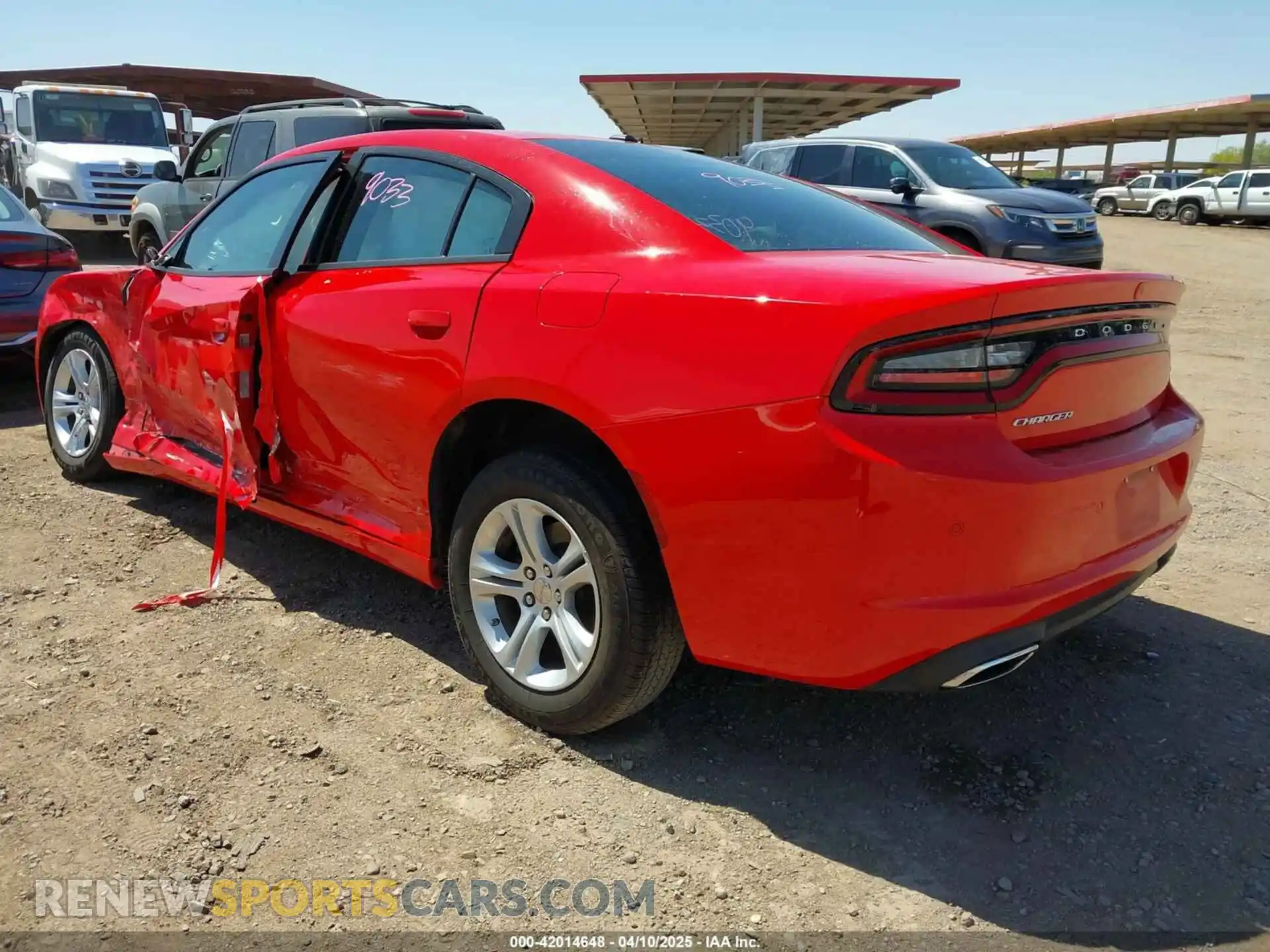 3 fotografías del automóvil dañado 2C3CDXBG0NH255744 DODGE CHARGER 2022