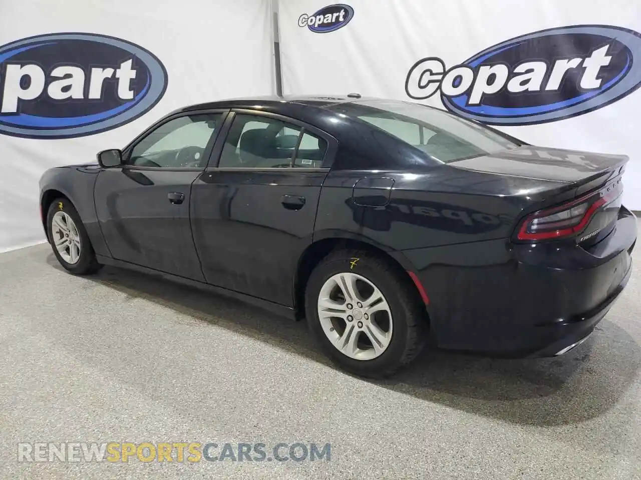 2 fotografías del automóvil dañado 2C3CDXBGXNH224422 DODGE CHARGER 2022