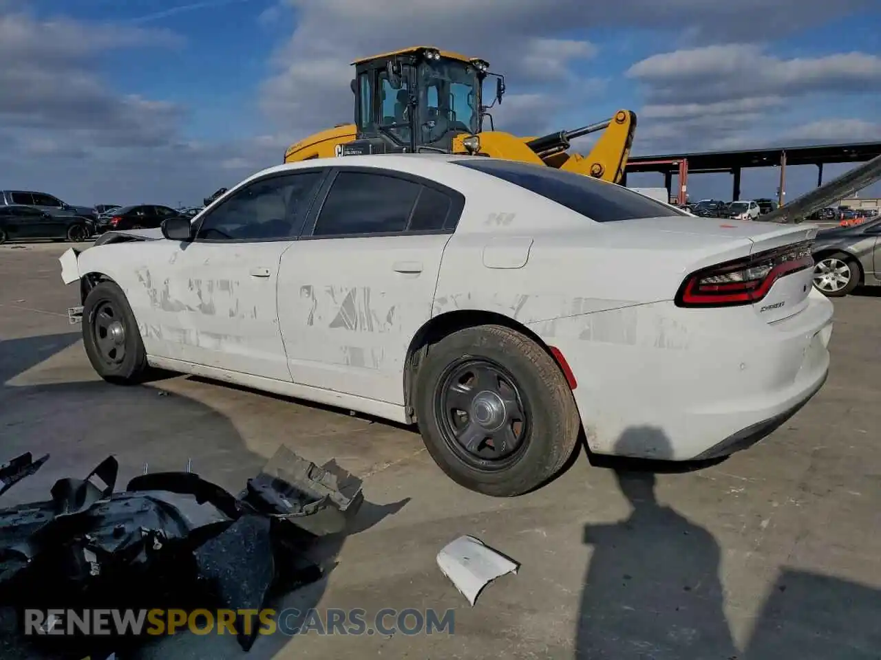 2 fotografías del automóvil dañado 2C3CDXAT5PH700545 DODGE CHARGER 2023