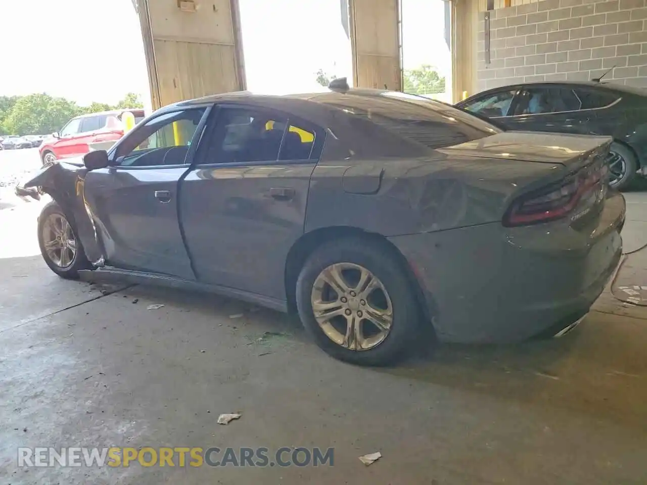2 fotografías del automóvil dañado 2C3CDXBG4PH656605 DODGE CHARGER 2023