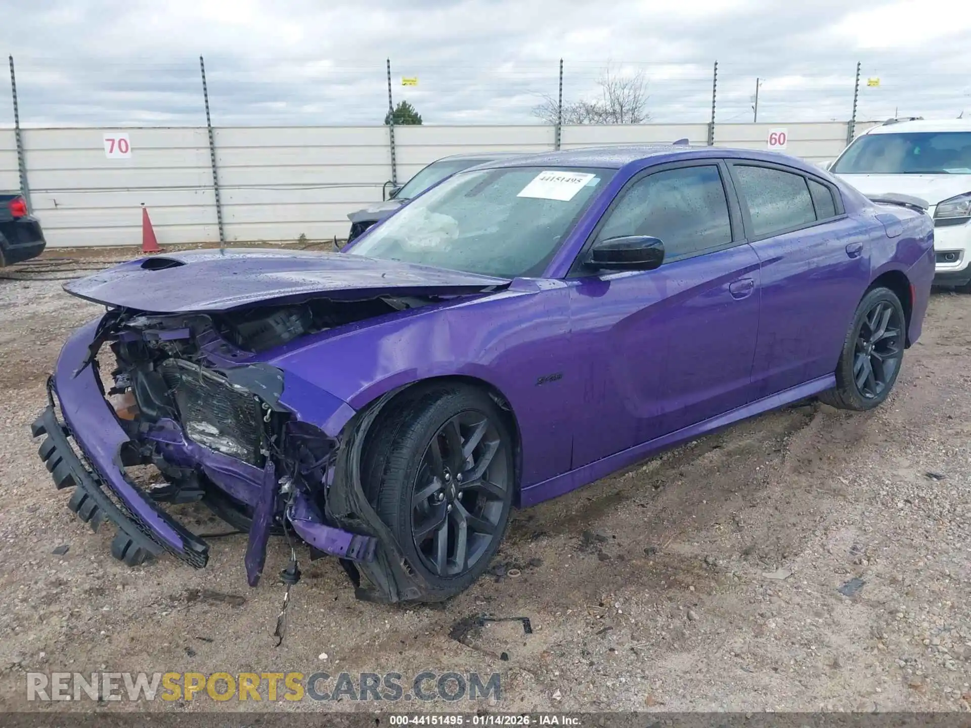 2 fotografías del automóvil dañado 2C3CDXCT4PH572120 DODGE CHARGER 2023