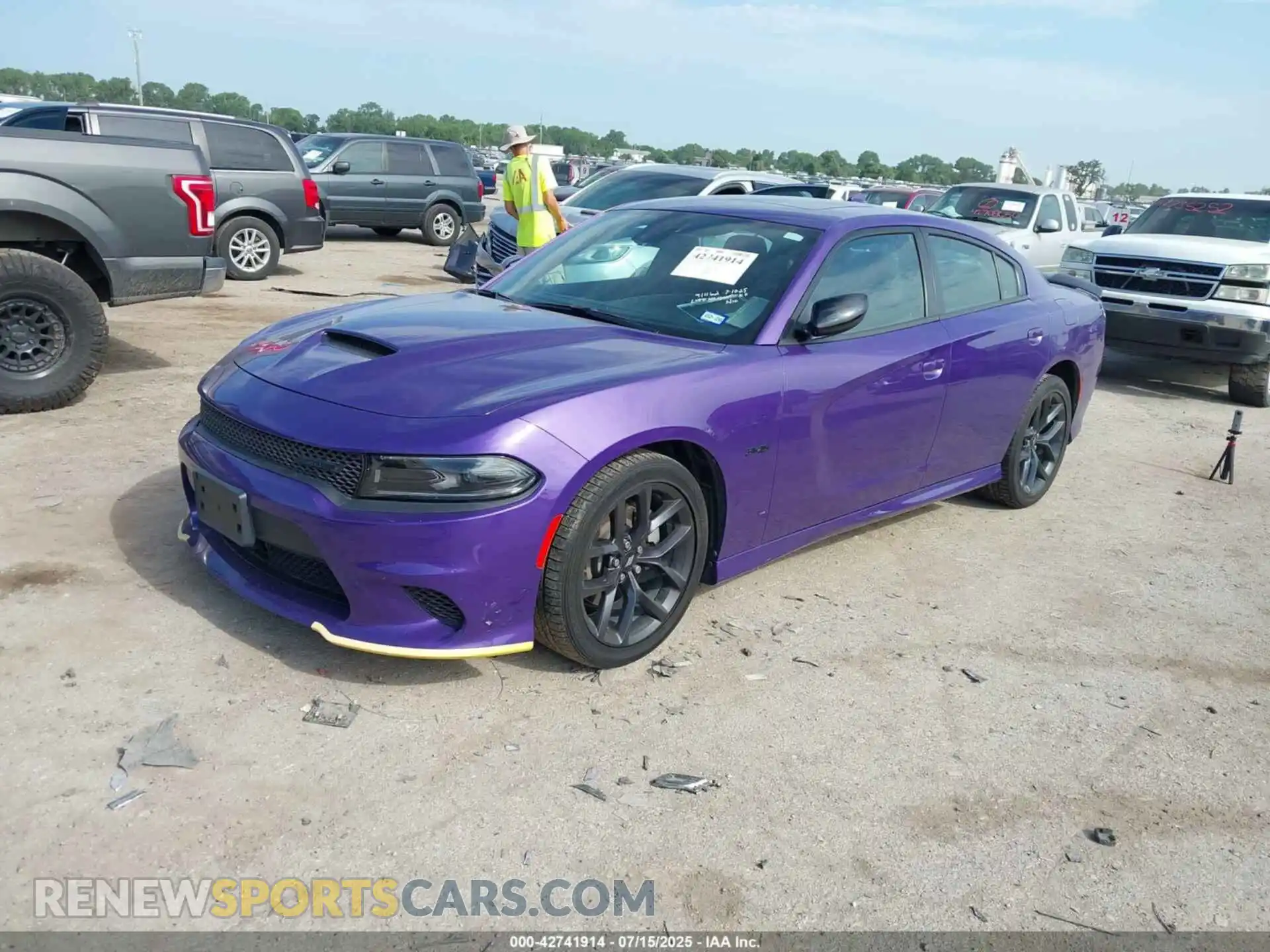 2 fotografías del automóvil dañado 2C3CDXCT9PH703459 DODGE CHARGER 2023