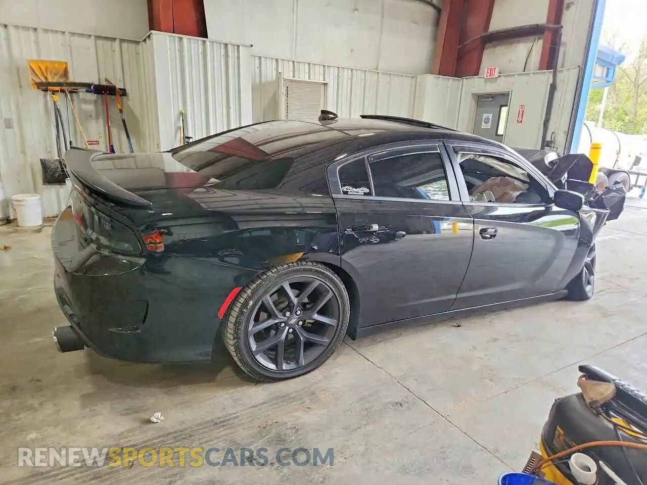 3 fotografías del automóvil dañado 2C3CDXCTXPH673565 DODGE CHARGER 2023