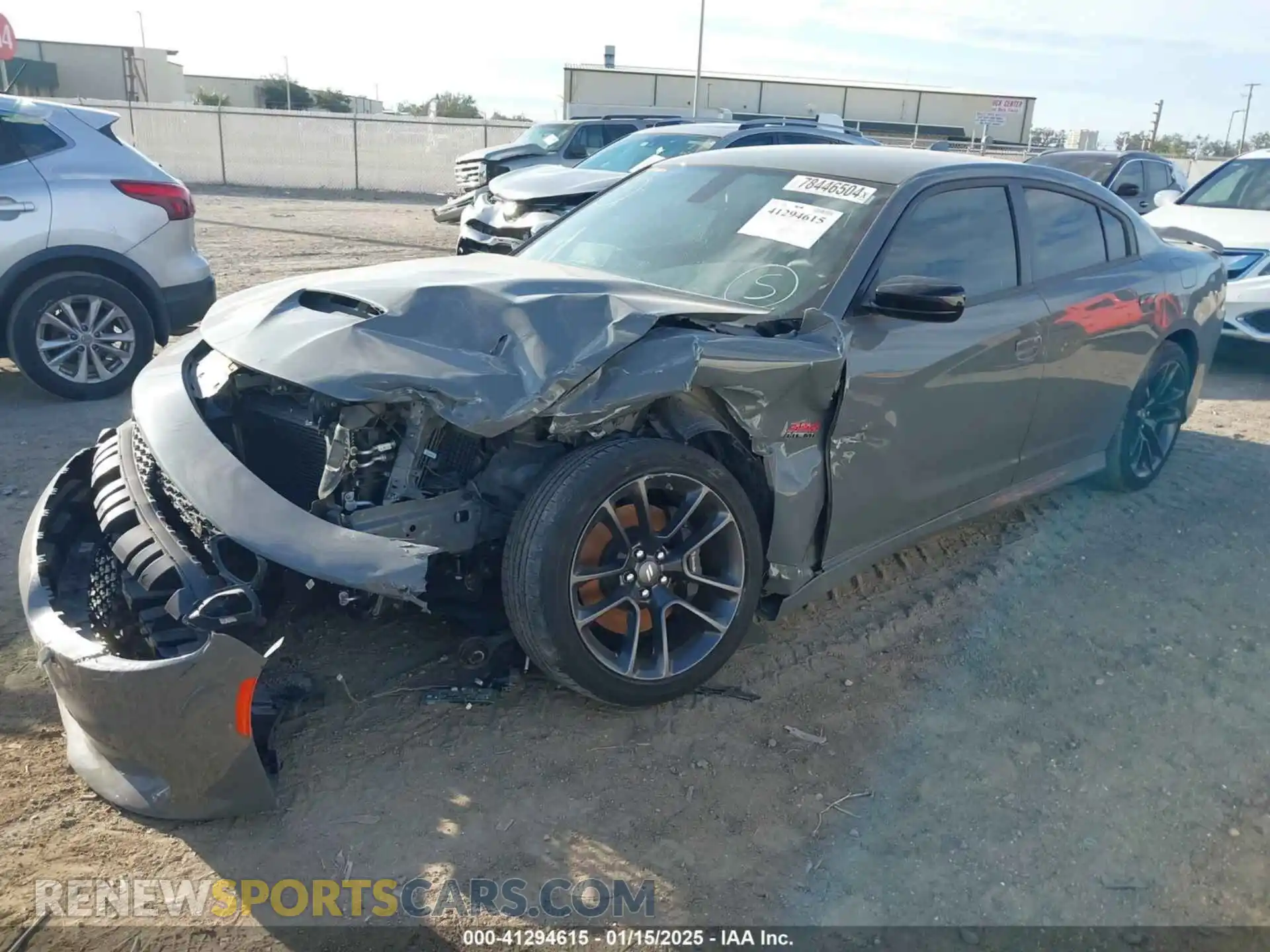 2 fotografías del automóvil dañado 2C3CDXGJ4PH613466 DODGE CHARGER 2023
