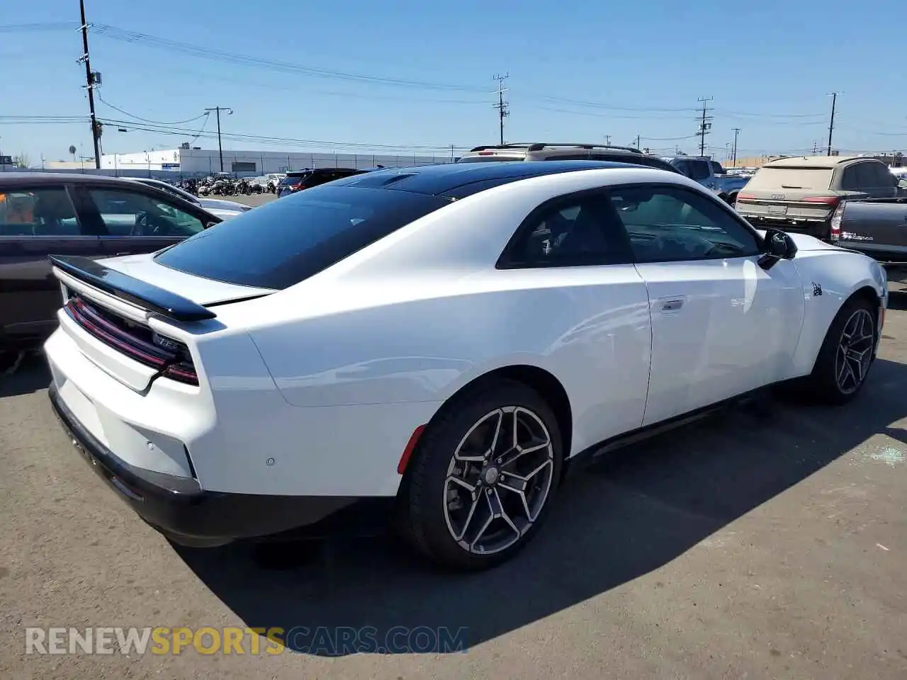 3 fotografías del automóvil dañado 2C3CDAMPXTR203524 DODGE CHARGER 2026