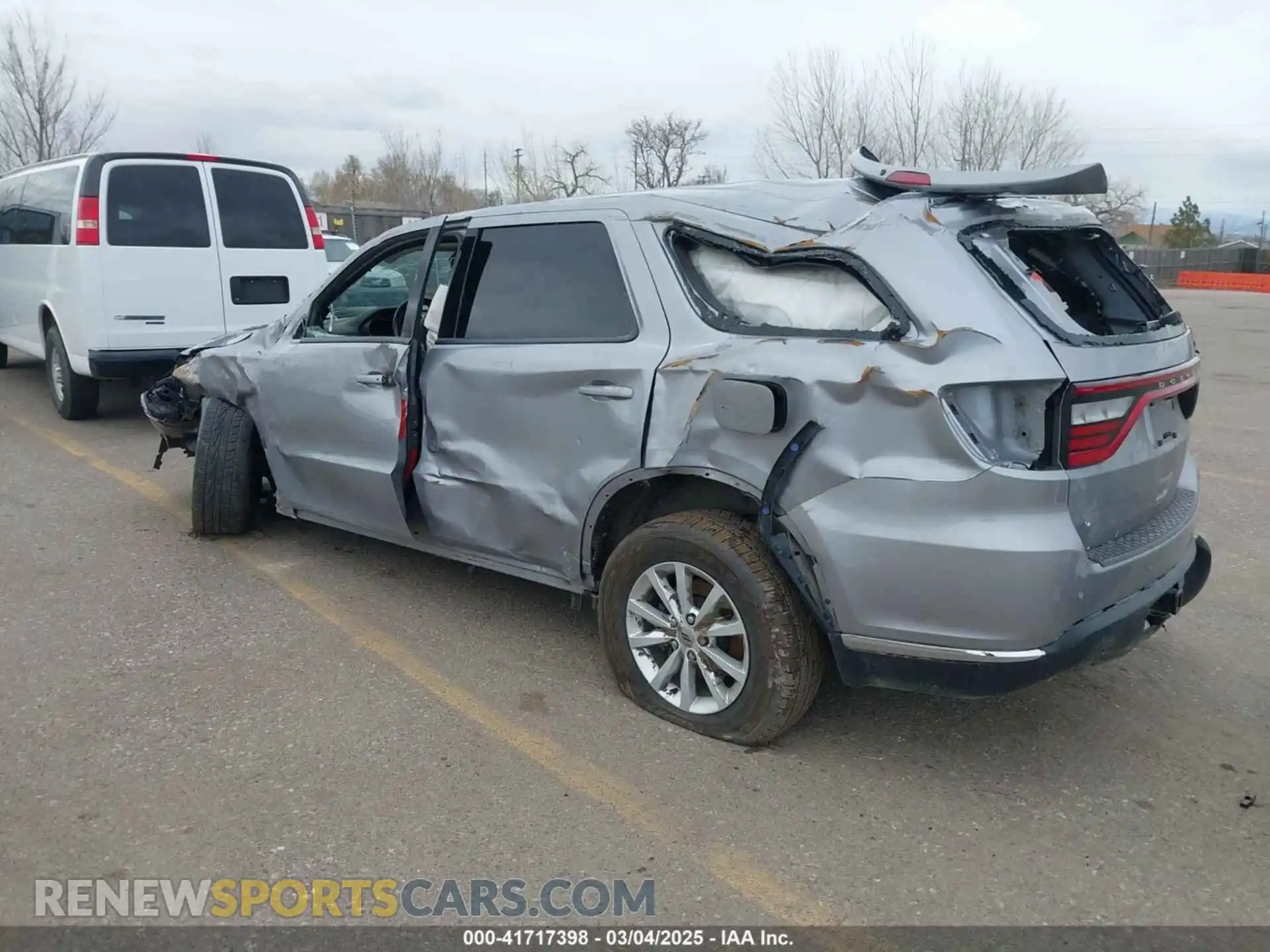 3 Photograph of a damaged car 1C4SDJFT6LC381571 DODGE DURANGO 2020