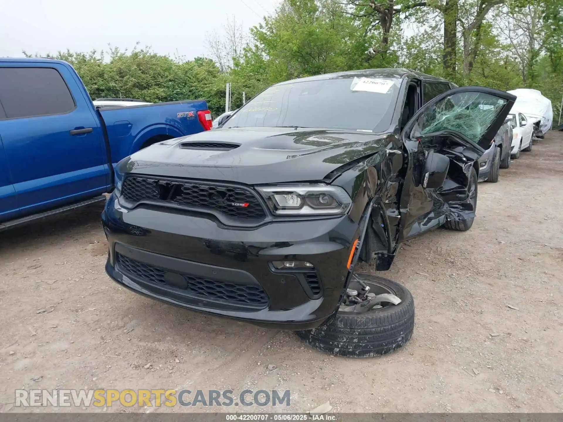 2 Photograph of a damaged car 1C4SDHCT9NC192123 DODGE DURANGO 2022