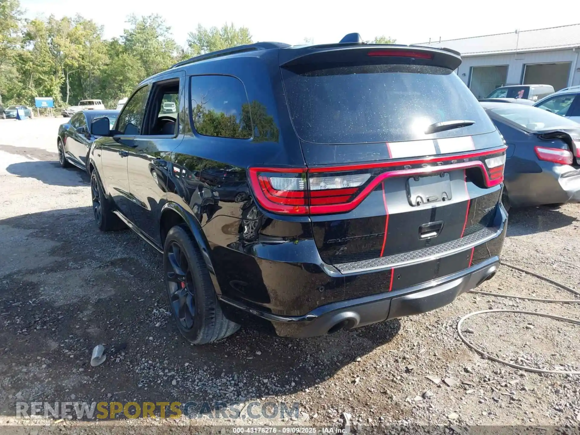 3 Photograph of a damaged car 1C4SDJGJXPC631817 DODGE DURANGO 2023