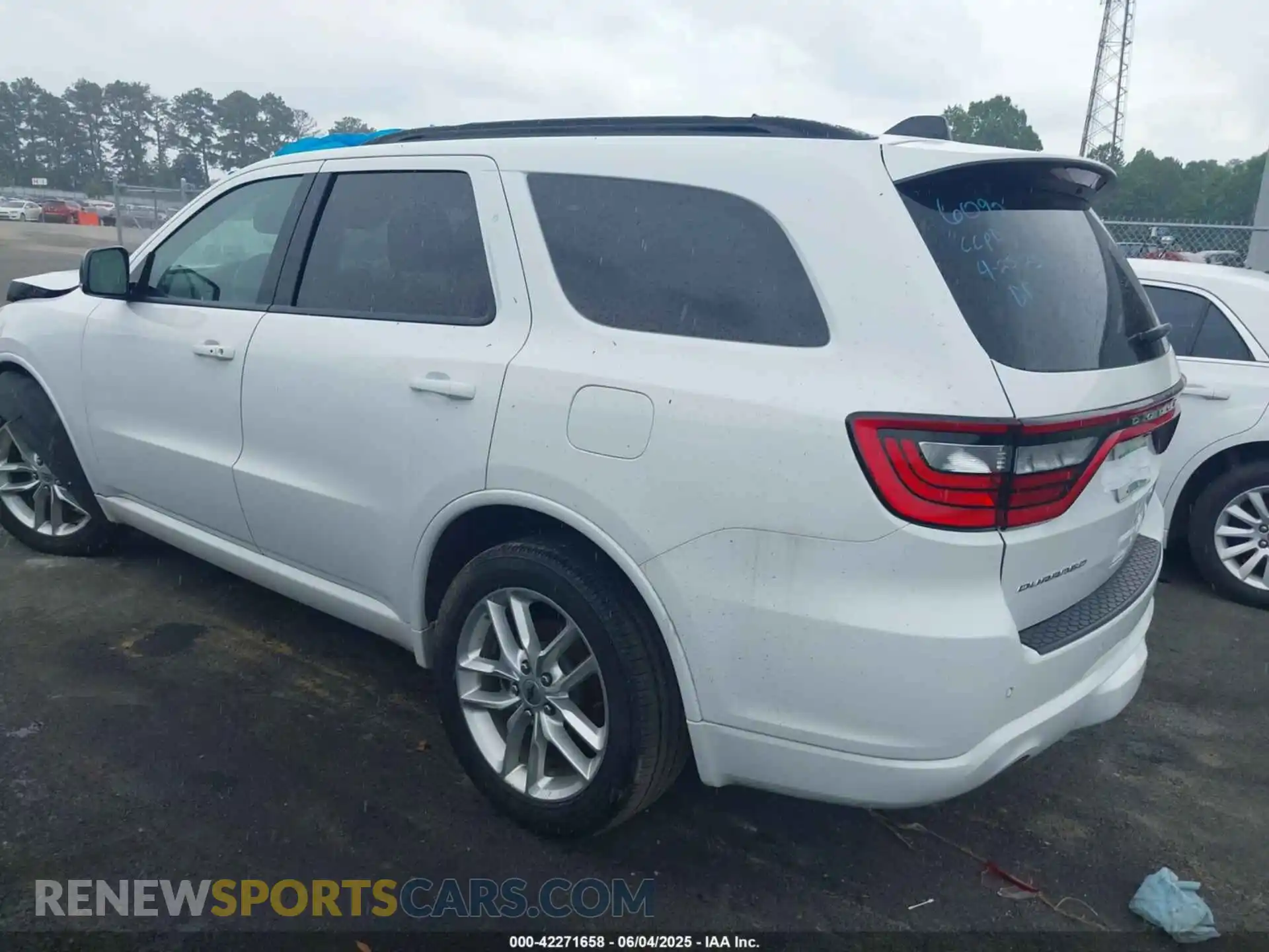 3 Photograph of a damaged car 1C4RDHDG0RC136092 DODGE DURANGO 2024