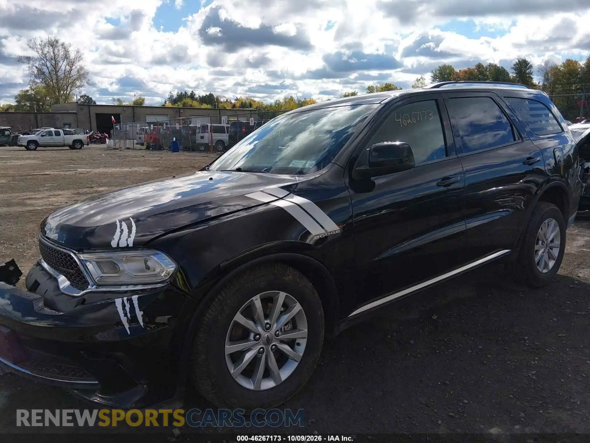 2 fotografías del automóvil dañado 1C4RDJAG5RC114861 DODGE DURANGO 2024